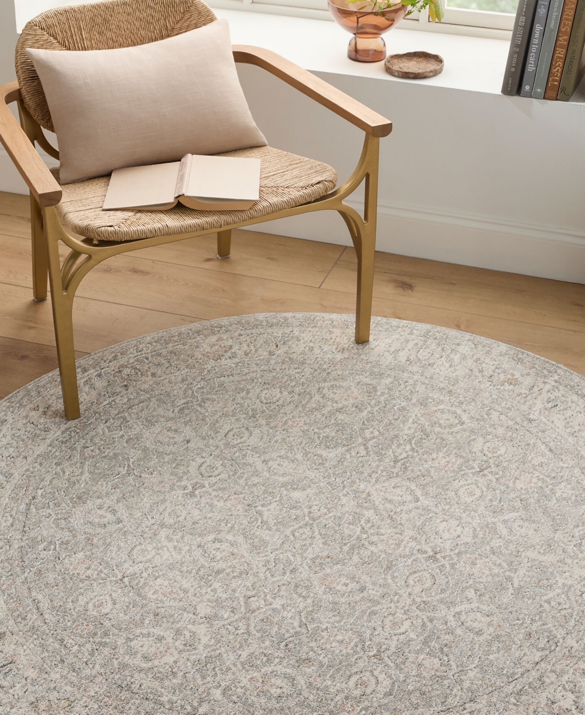 Livabliss Poetry 627348 5'3" x 5'3" Round Area Rug
