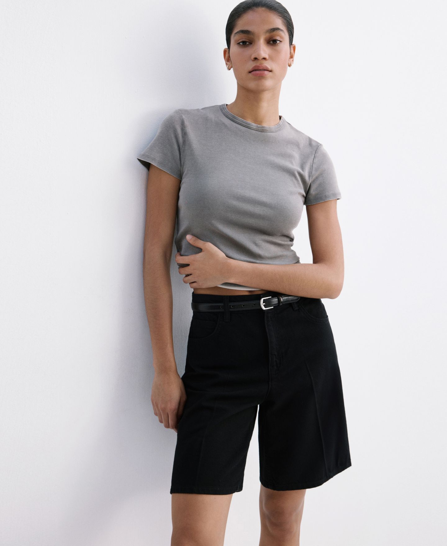Женские шорты MANGO High-Waist Straight-Fit Denim Shorts, цвет: Чёрный джинсовый — фото 4