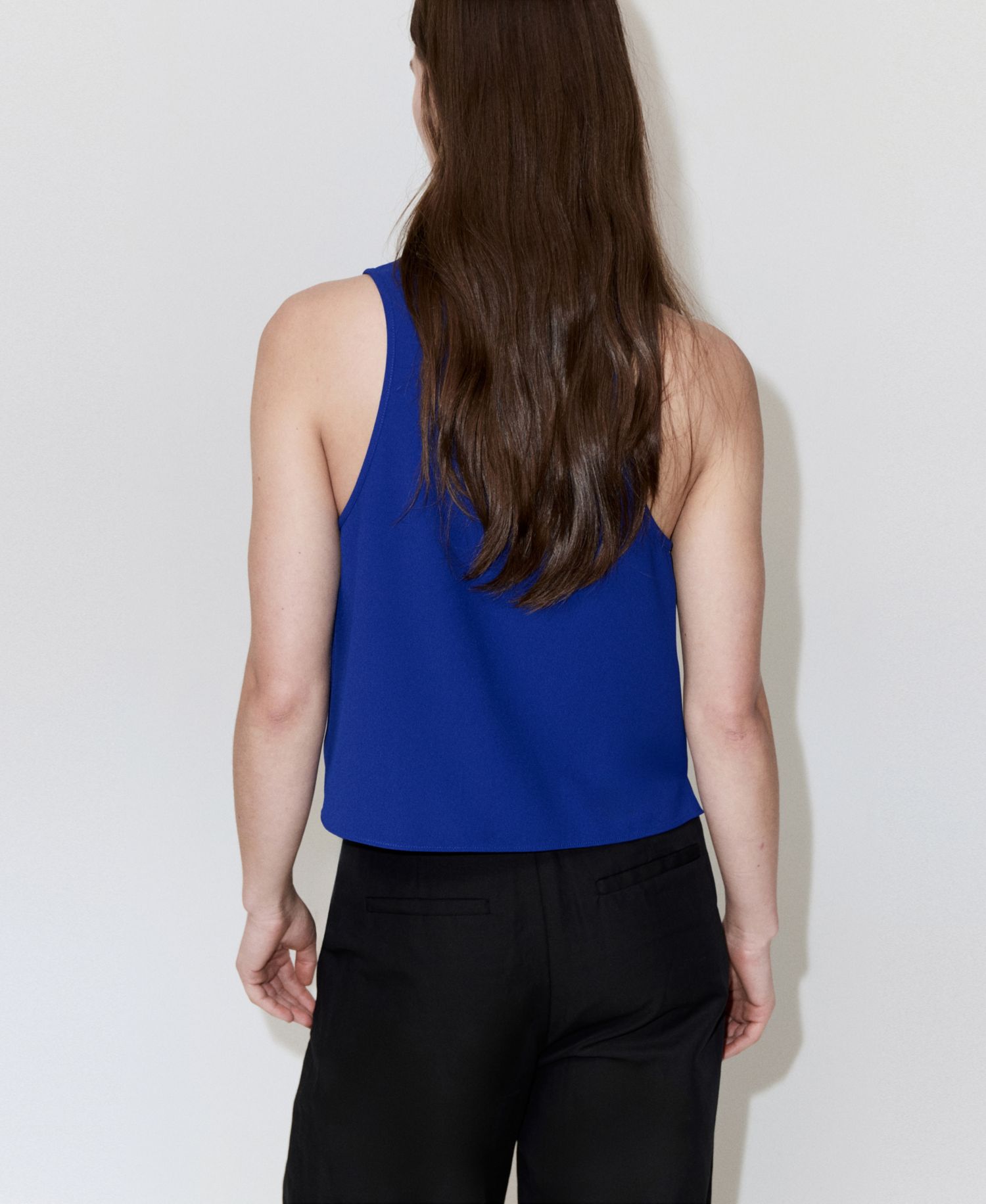 Women's Round Neckline Crop Top