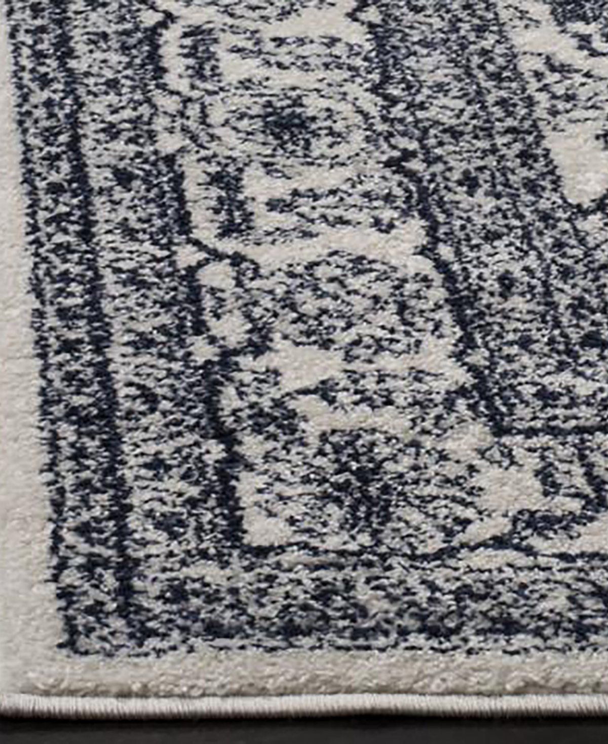 Safavieh Adirondack 108 Ivory and Navy 8' x 10' Area Rug