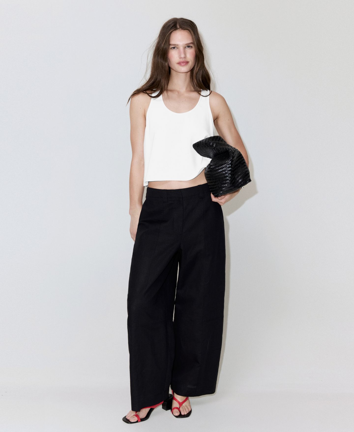 Женский топ Mango Flowy Crop, цвет: Молочный белый — фото 6