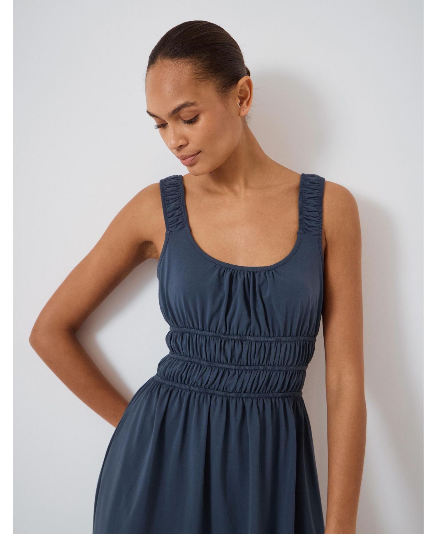 Women's Scoop Neck Gathered Strap Maxi Dress