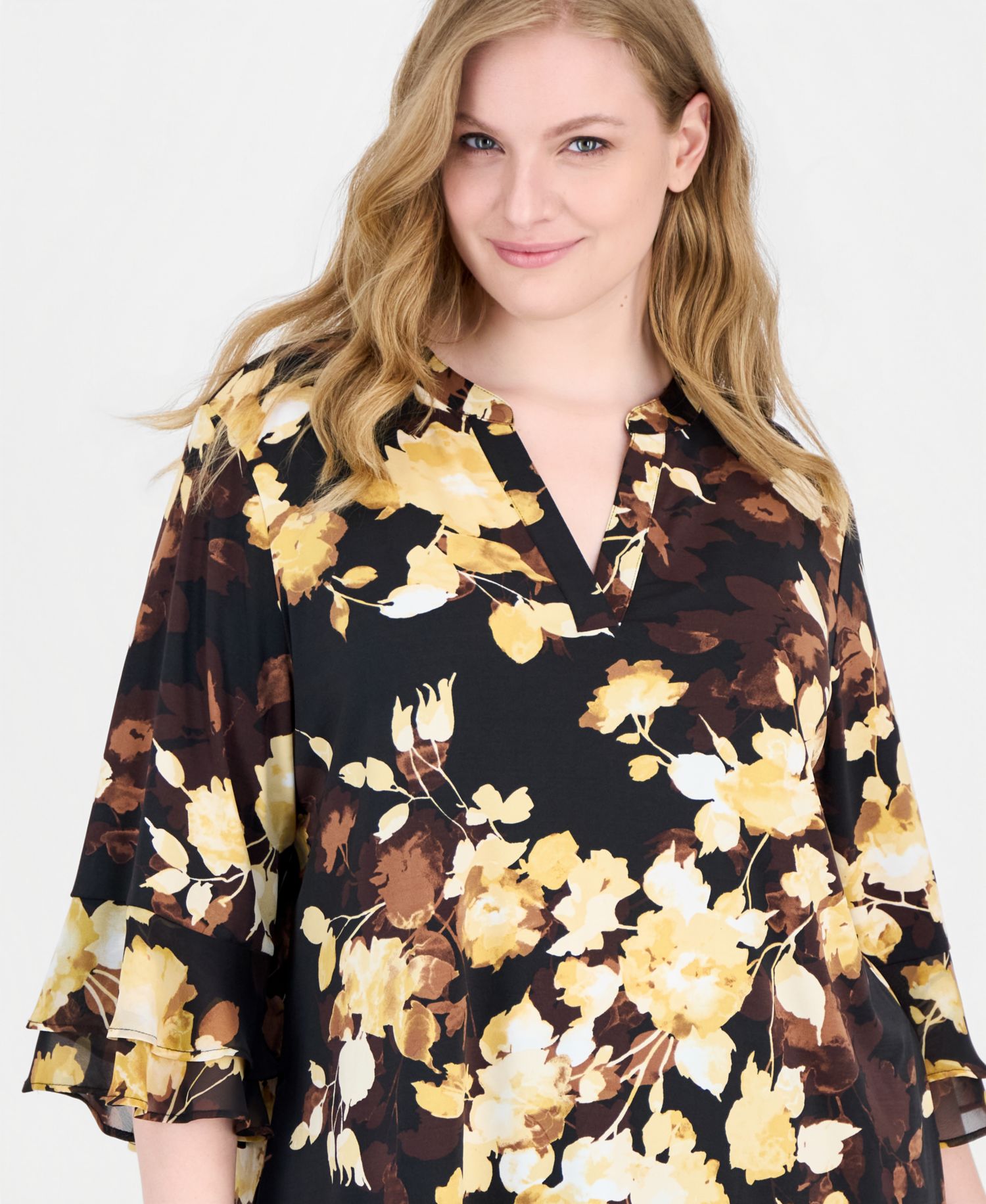 Plus Size Floral 3/4-Length Flutter Sleeves Split-Neck Tunic