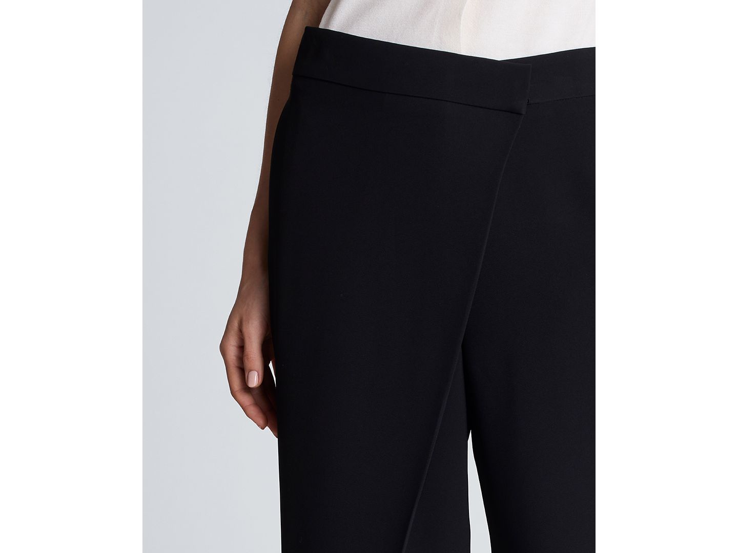 Женские брюки Kenneth Cole Luxe Twill Fly Front Asymmetrical Crossover, цвет: Чёрный — фото 4