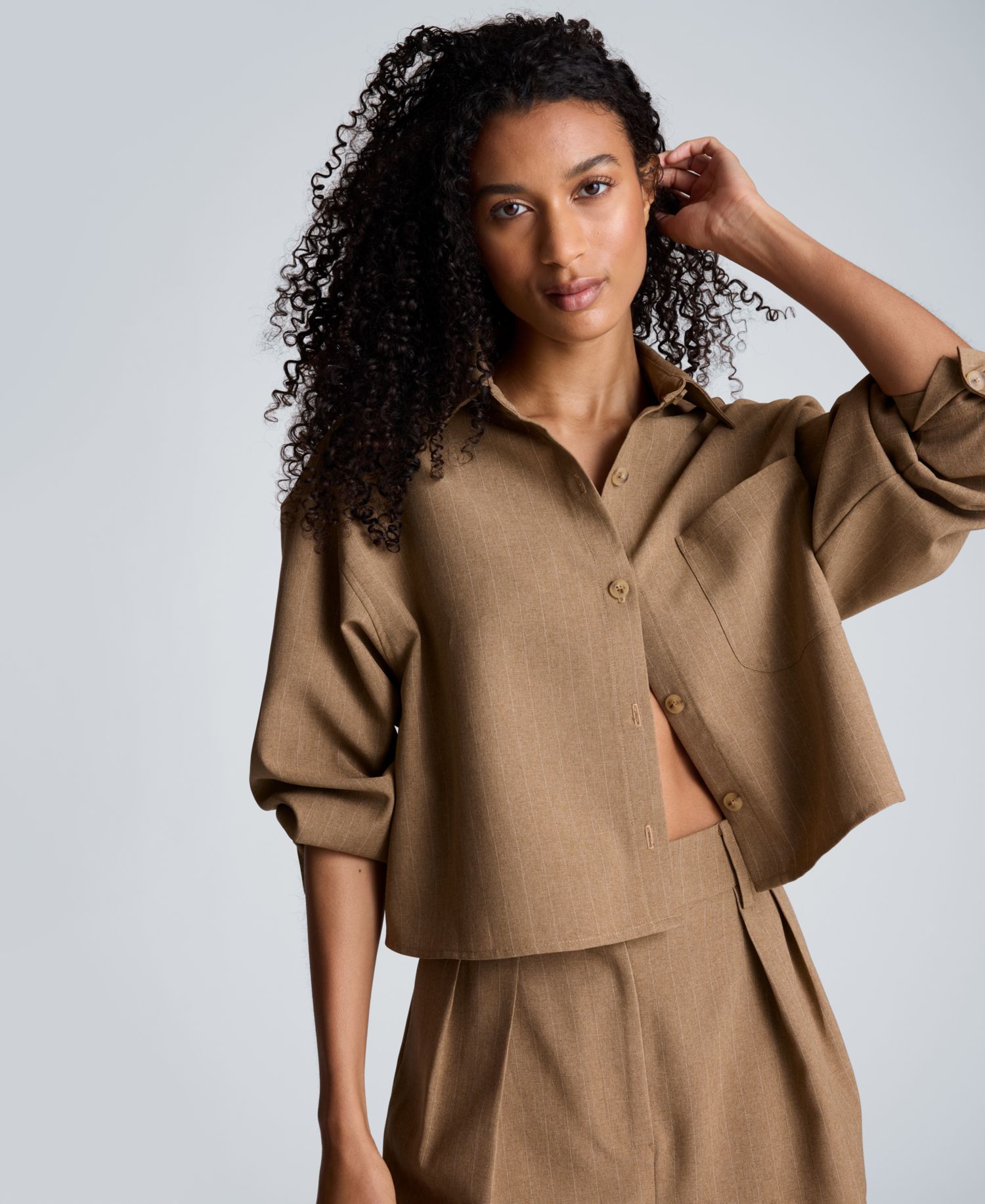 Women's Oversized Collared Long-Sleeve Crop Shirt