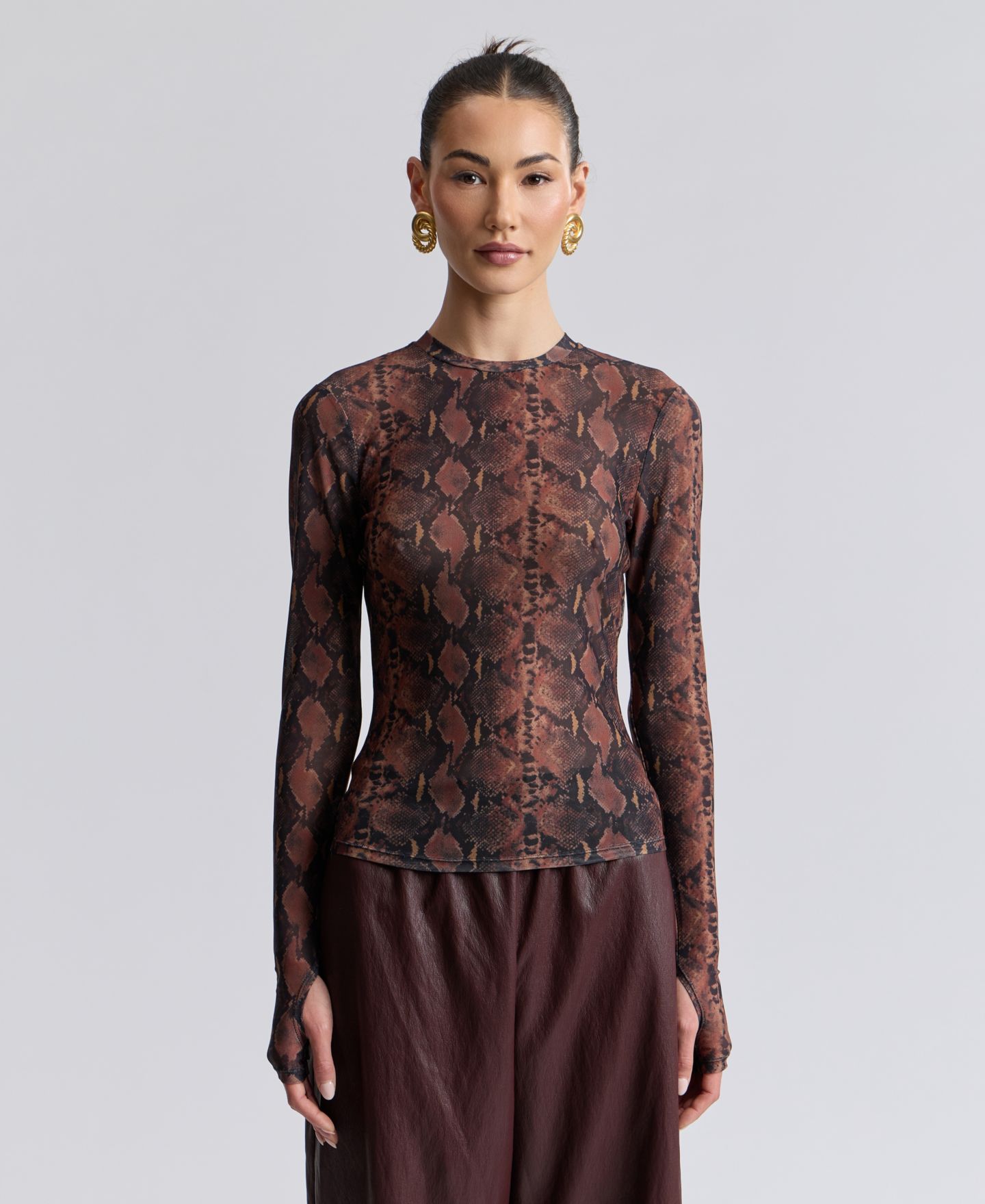 Женский топ Avec Les Filles Printed Long-Sleeve Mesh Top, цвет: Коричневый / Чёрный — фото 3