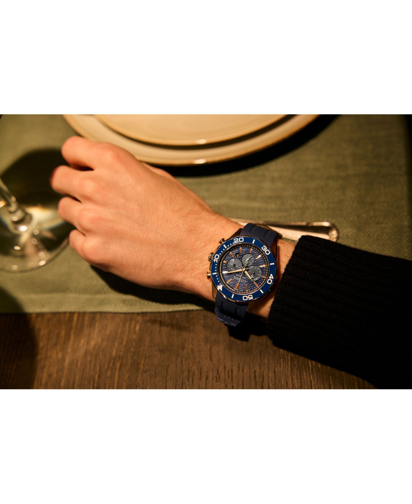 Мужские часы Citizen Endeavor Chronograph Navy Strap Watch, 43mm — фото 4