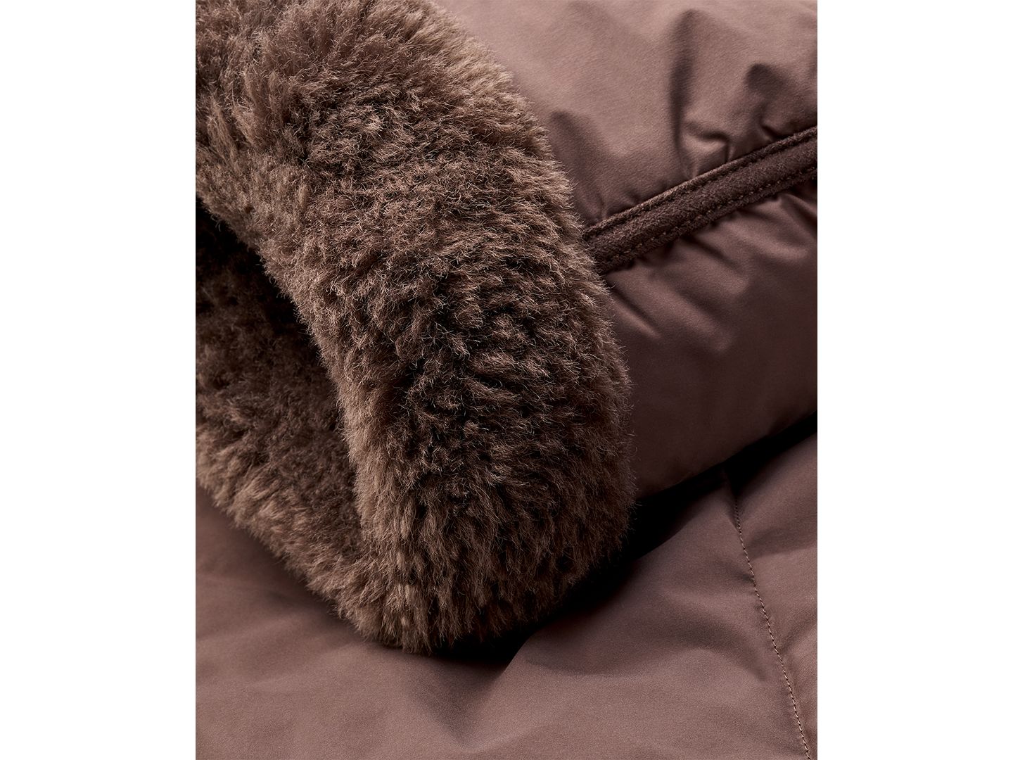 Женская куртка UGG® Wylda Oversized-Fit Shawl Collar Puffer, цвет: Кедровый — фото 3
