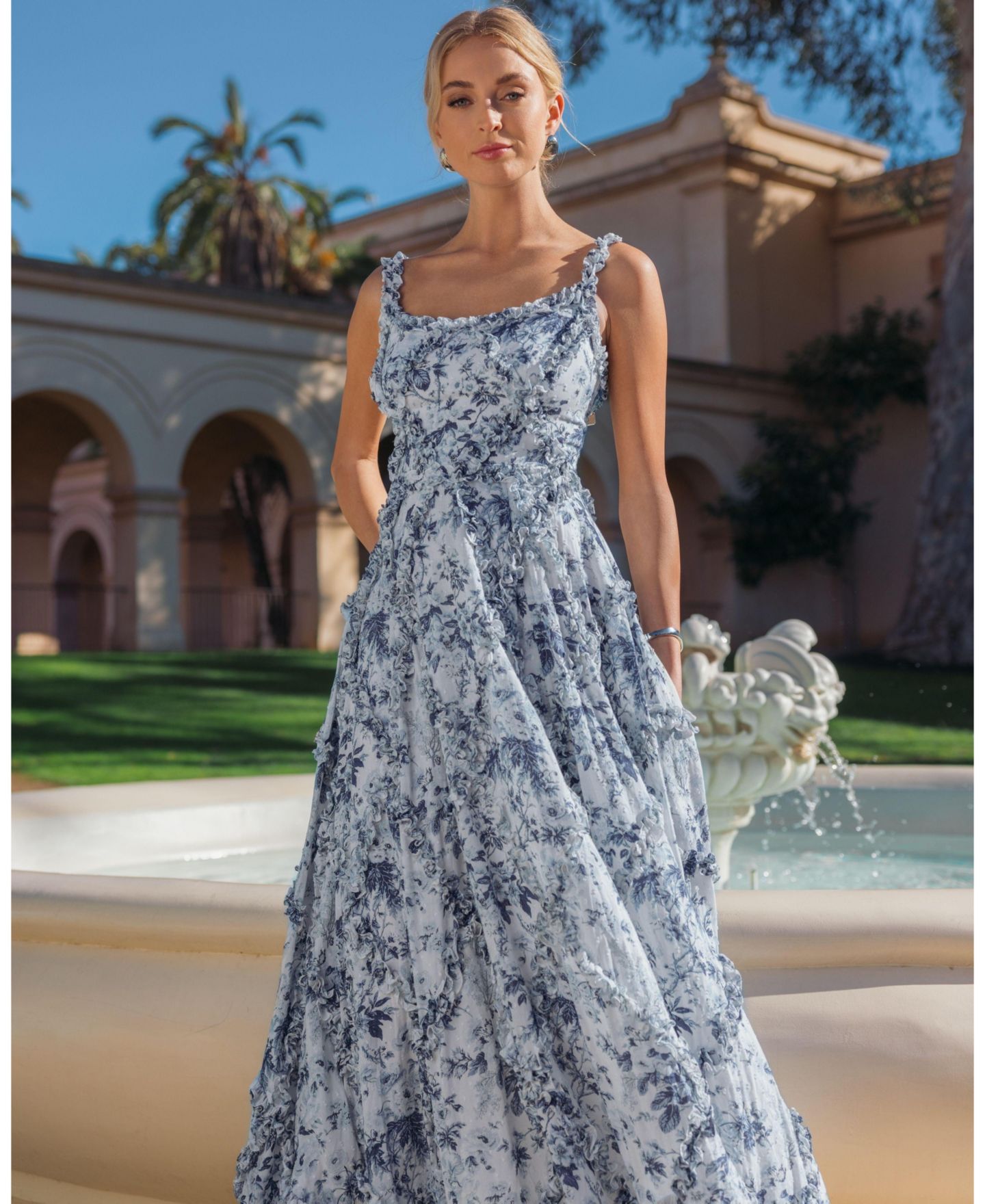 Женское платье Mac Duggal Floral Cotton Ruffle Square Neck Ankle, цвет: Синий разноцветный — фото 5