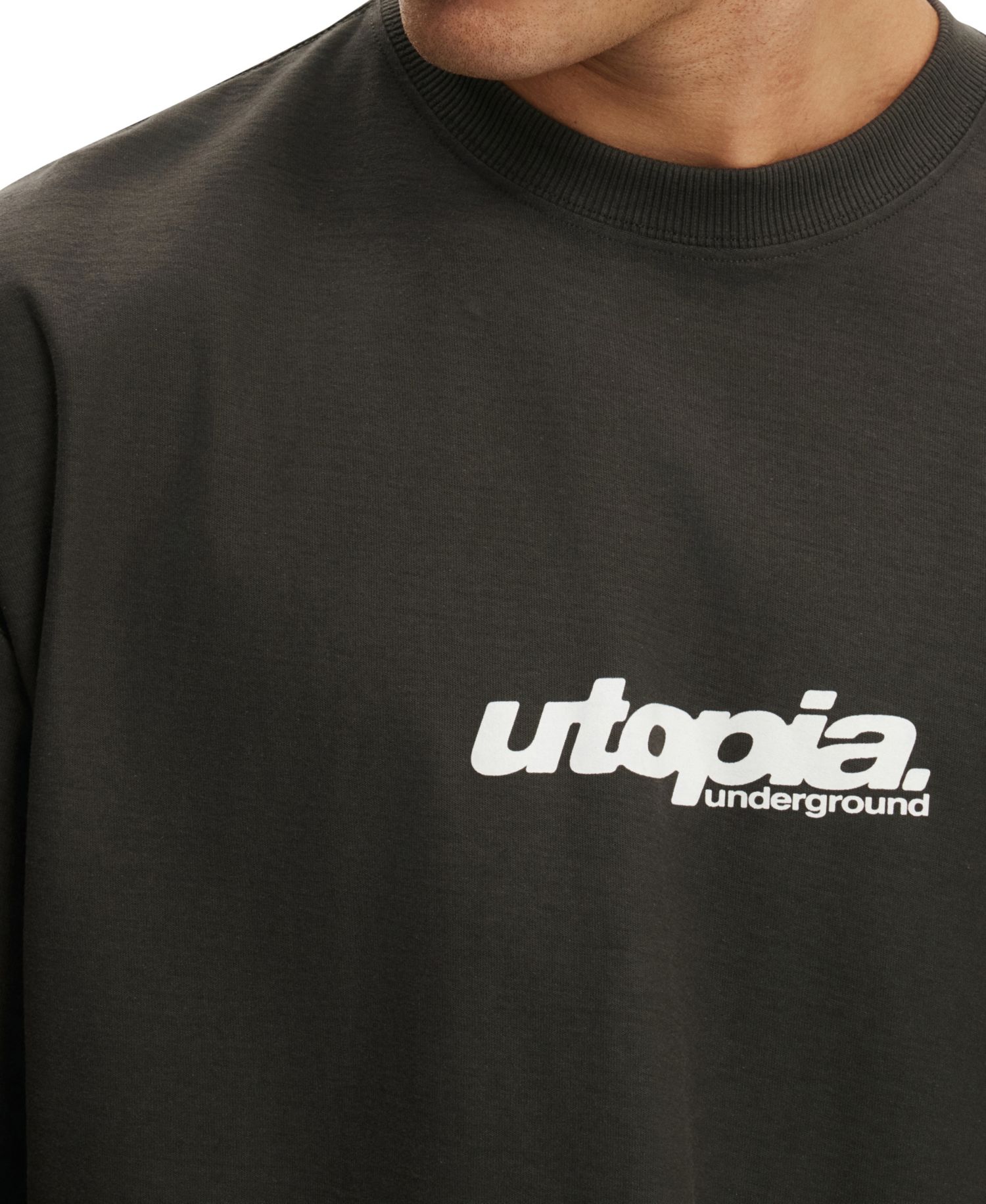 Men's Cropped Boxy-Fit Silhouette Graphic Crewneck T-Shirt