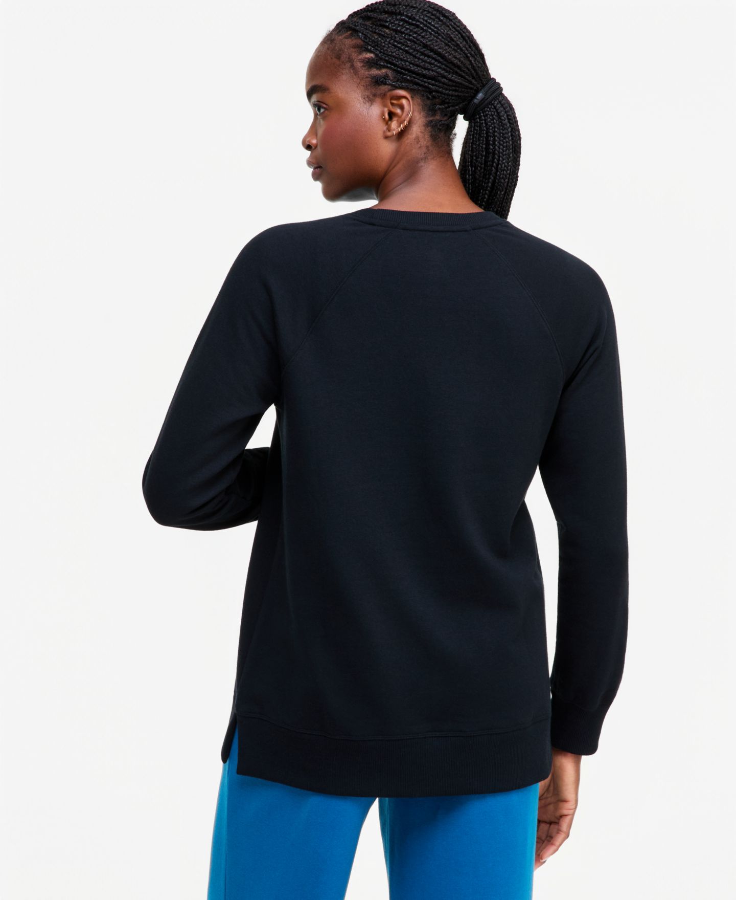 Женский свитер ID Ideology Fleece Pullover Tunic Crewneck Long-Sleeve Sweater, цвет: Глубокий чёрный — фото 2
