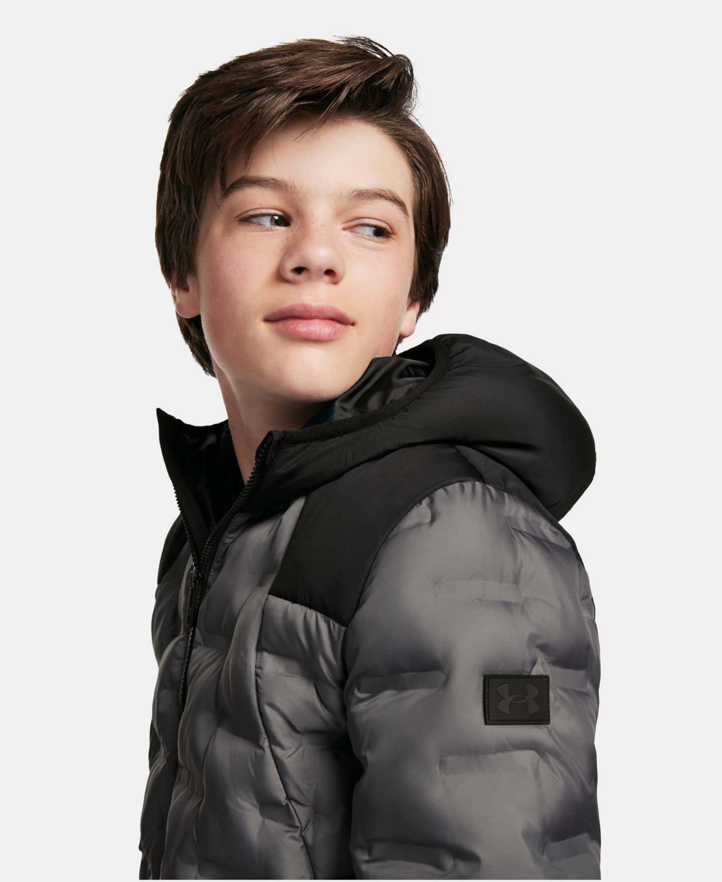 Куртка Under Armour Solid Full-Zip Puffer Hooded Jacket для мальчиков, цвет: Серый / Чёрный — фото 2