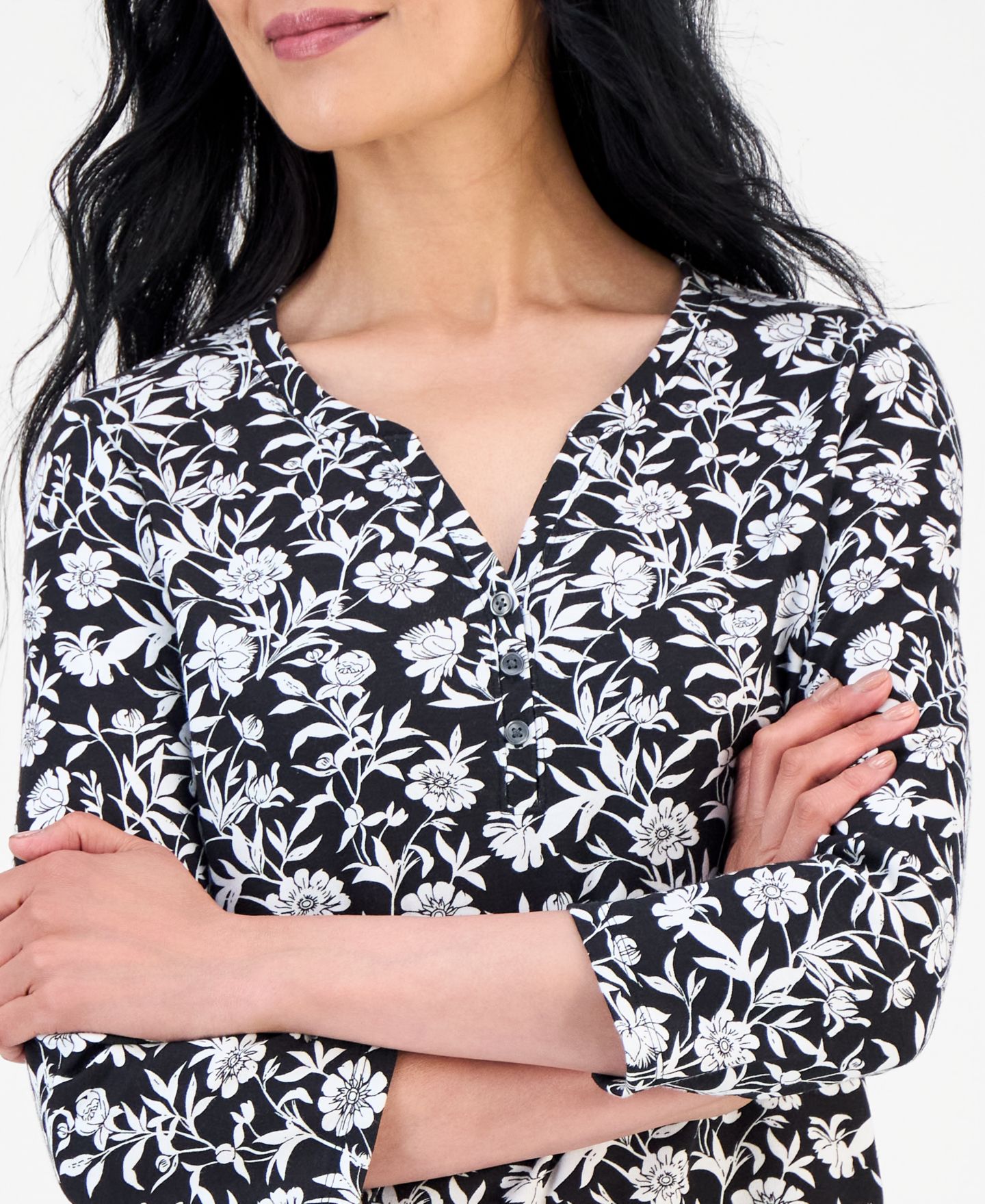 Женский топ Style & Co Printed 3/4 Sleeve Henley Top, цвет: Глубокий чёрный — фото 3