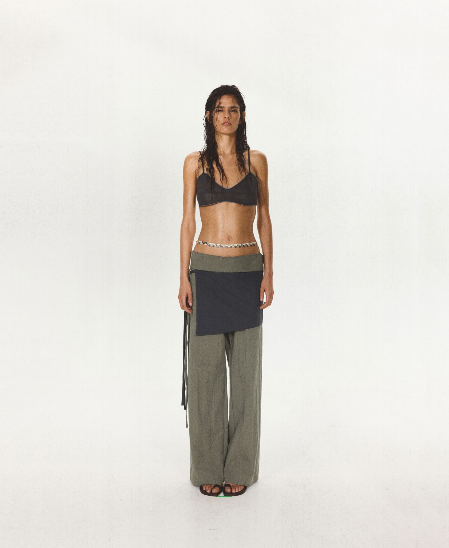 Женский топ Mango Sheer Crop V-Neck, цвет: Тёмный синий — фото 2