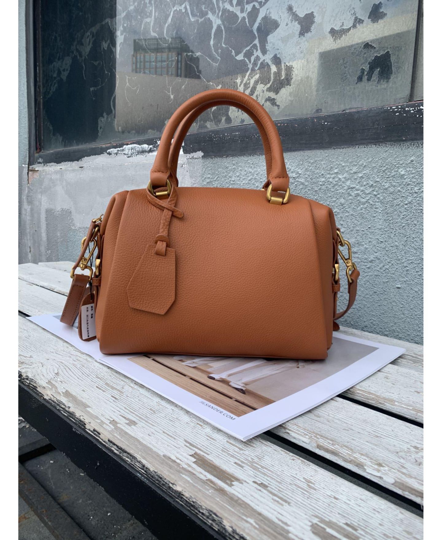 Женская сумка SUSU Quinn Pebbled Leather Boston Bag Structured Doctor Bag Top Handle Satchel Crossbody Bowling Handbag, цвет: Коньячный / Коричневый — фото 8