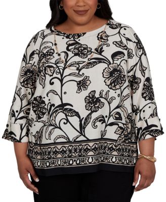 Plus Size 3/4-Sleeve Crewneck Scroll-Border Blouse with Necklace