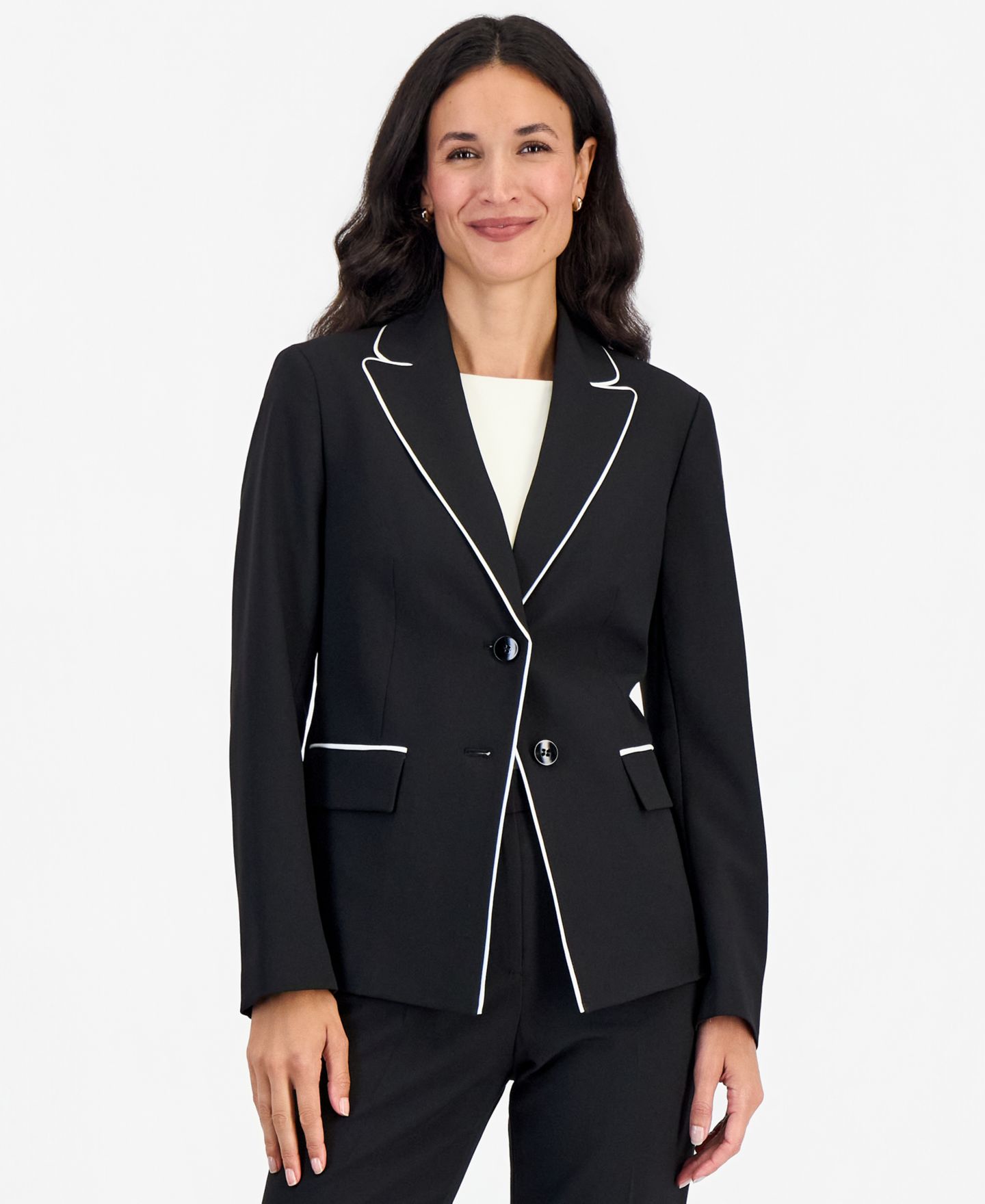 Женский комплект Le Suit Petite Kate Two-Button Contrast Piping Jacket and Pants, 2-Piece Suit, цвет: Чёрный / Ванильный ледяной — фото 2