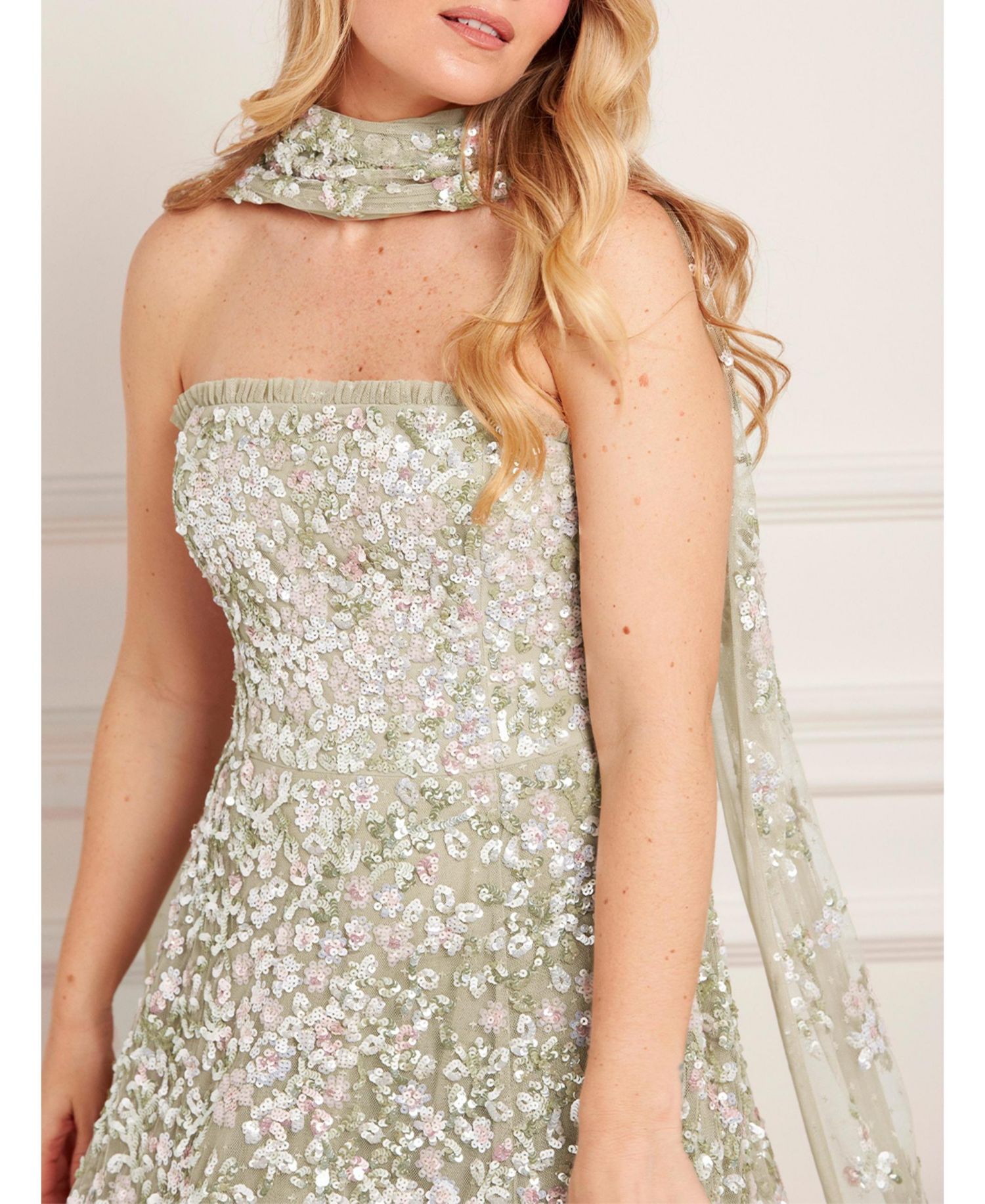 Women's Dream Garland Strapless Gown