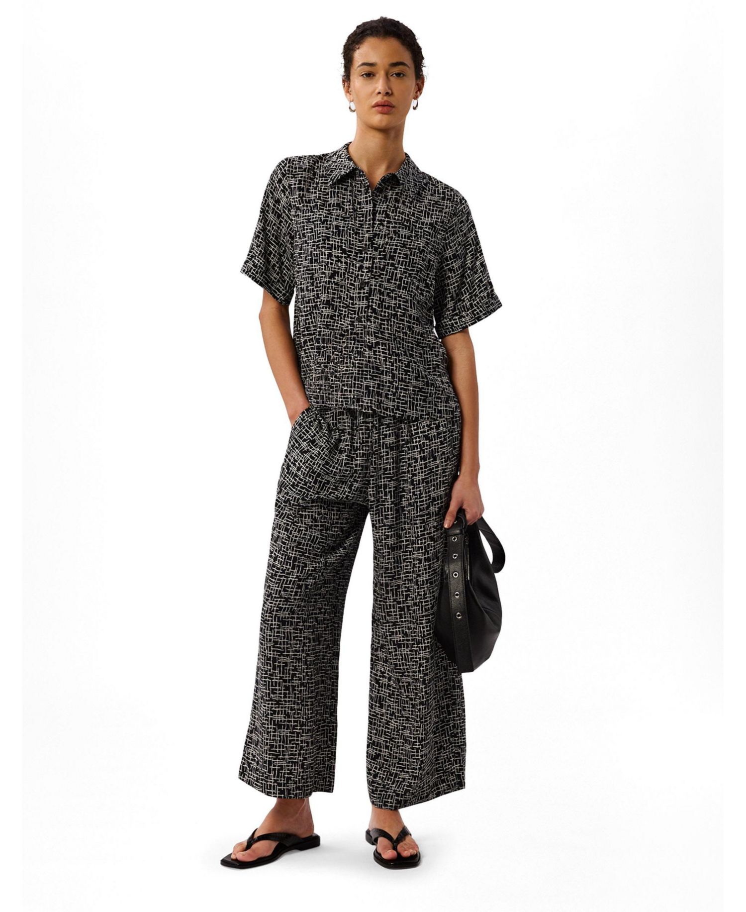 Women's Woven Grid Crop Wide-Leg Trouser