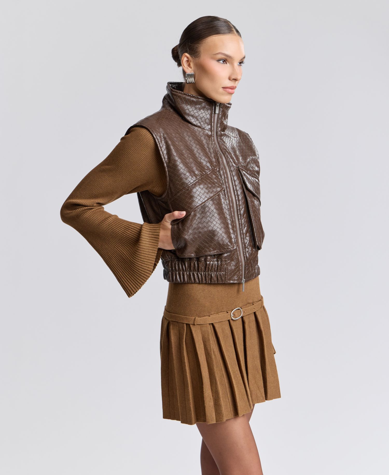 Women's Cropped Sleeveless Mock Neck Puffer Vest