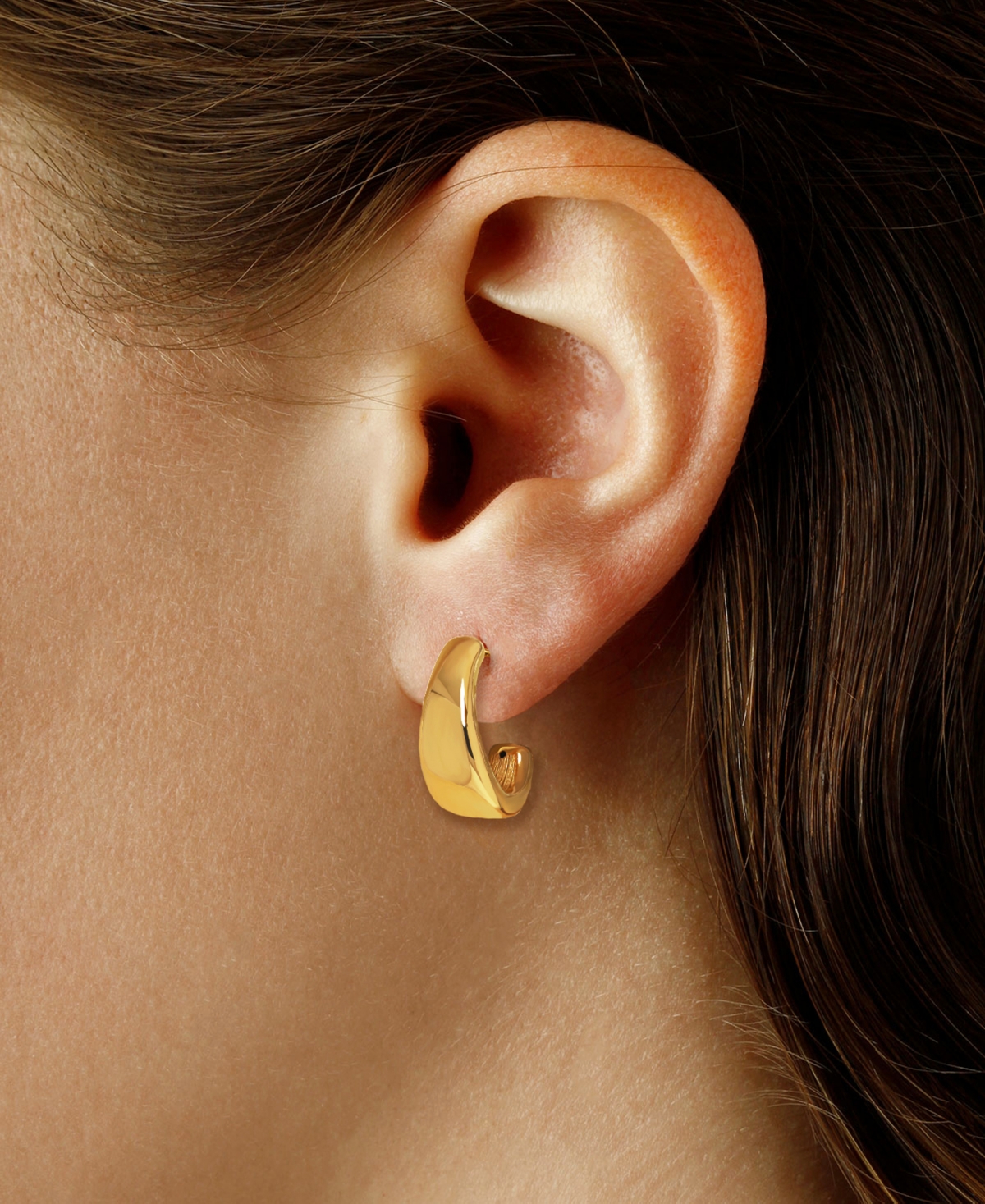 Macy's Sculptured Large J Hoop Earrings in 14k Yellow Gold