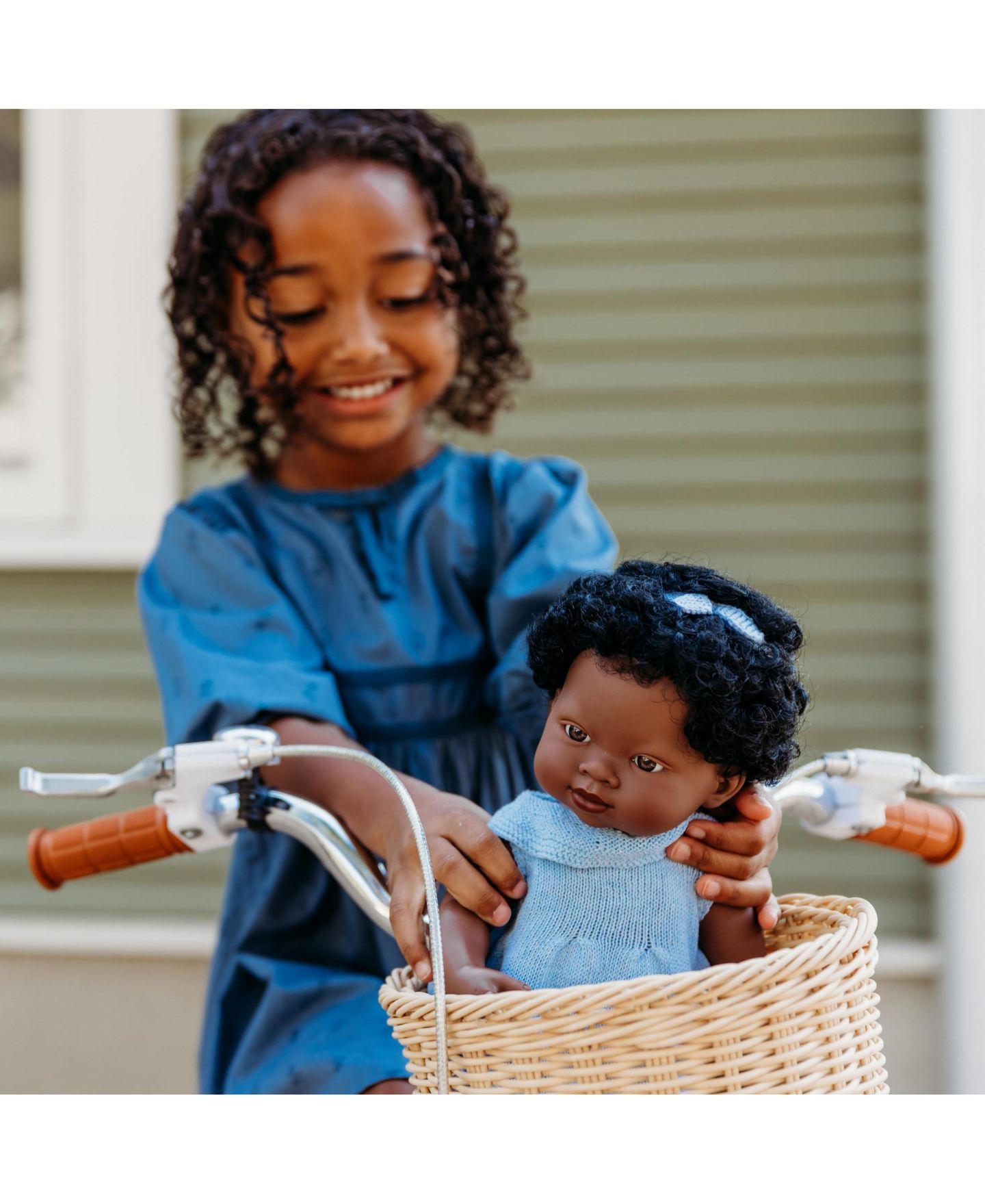 Детская кукла MINILAND Baby Girl Anatomically Correct Articulated 15" Baby Doll, Ages 10 Months+, цвет: Dark Skin — фото 2