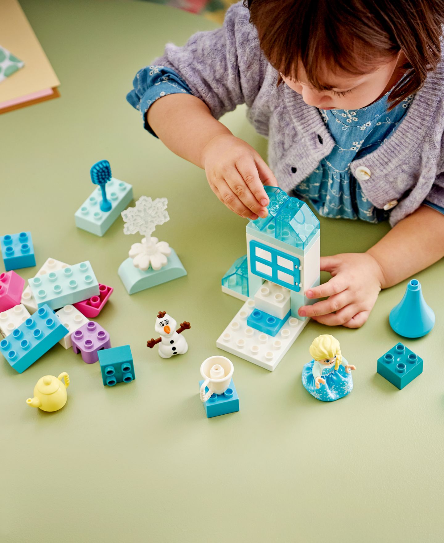 Детские конструкторы LEGO® Duplo Disney Frozen Creative Box with Elsa and Olaf 10462, 37 Pieces — фото 6