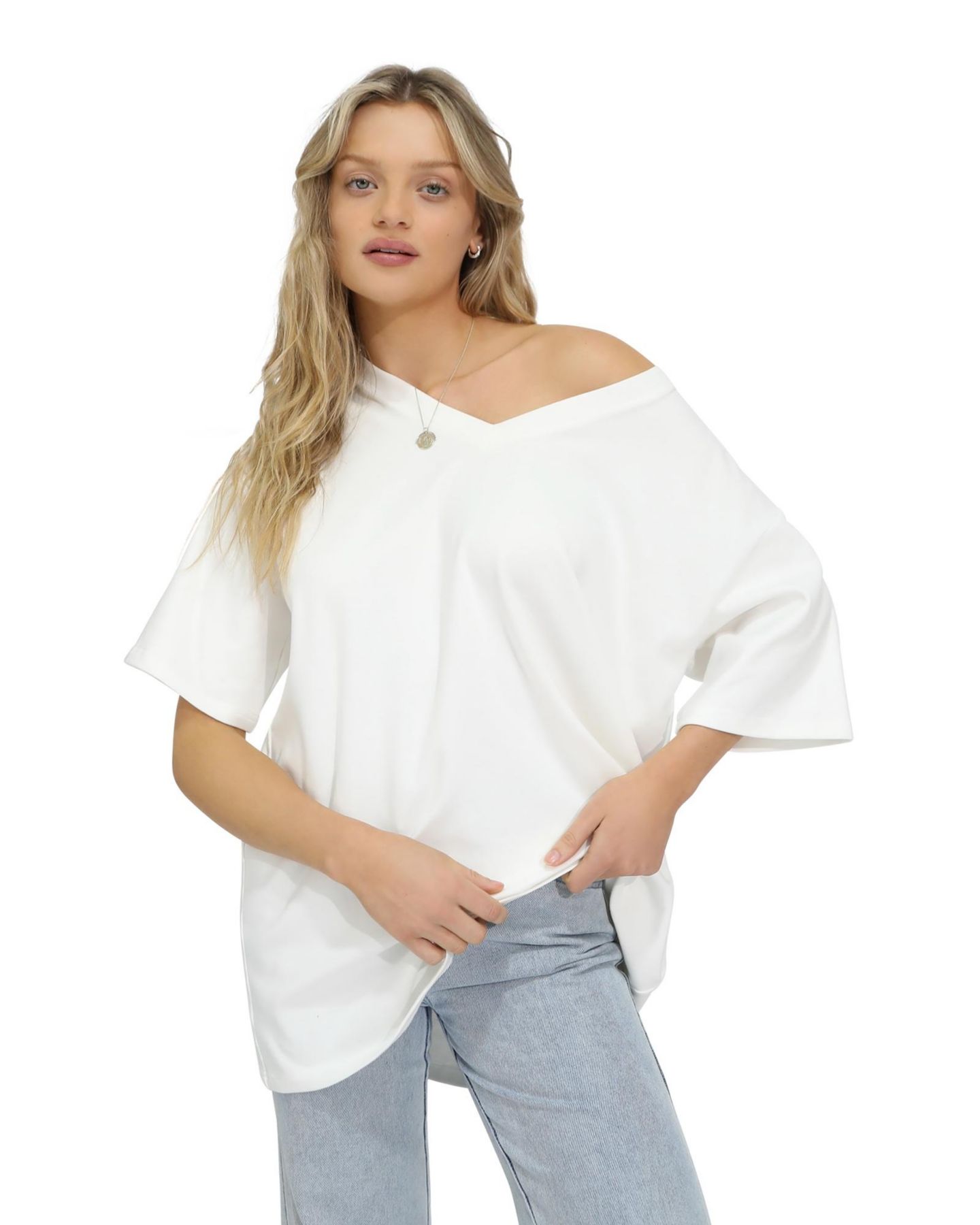 Женская футболка Belle & Bloom Back To Bloom Oversized Tee V-Neck Floral-Print, цвет: Белый — фото 2