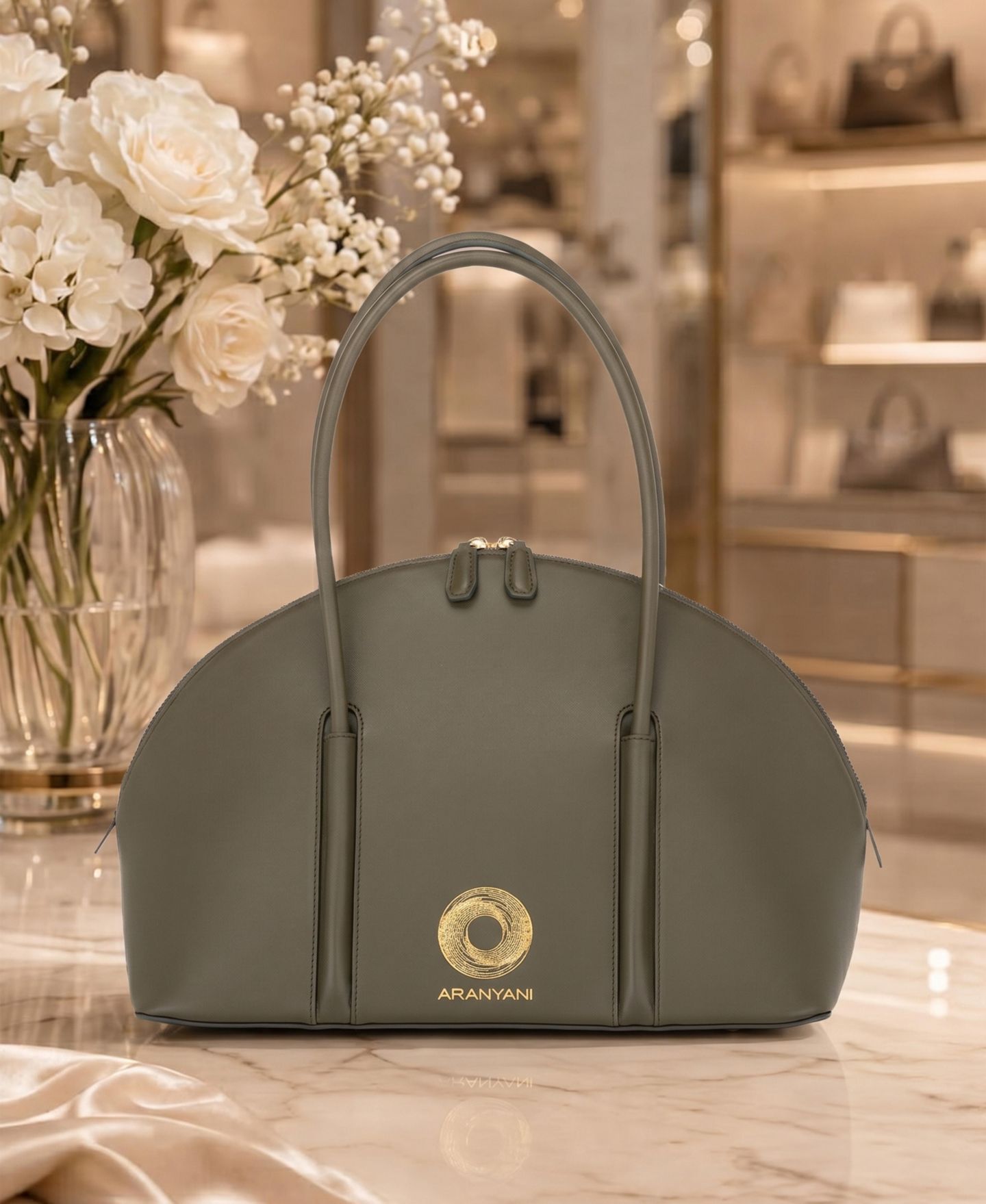 Женская сумка Aranyani Kiko Monogram Debossed Top-Handle, цвет: Глубокий тёмно-зелёный — фото 3