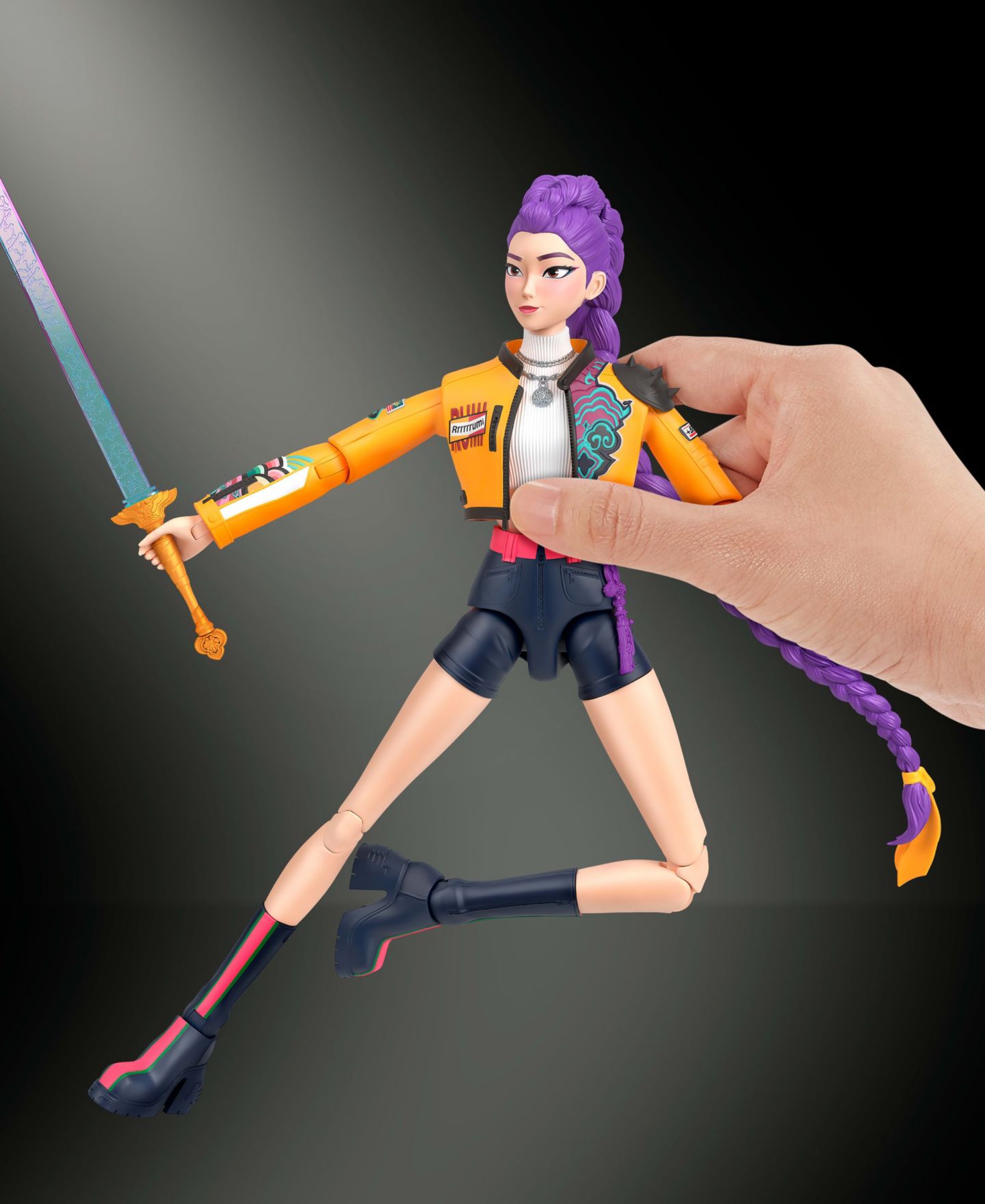 Детская фигурка KPop Demon Hunters Rumi 6-inch 21 Points of Articulation Interchangeable Hands and Faces Action Figure, Ages 4+ — фото 2