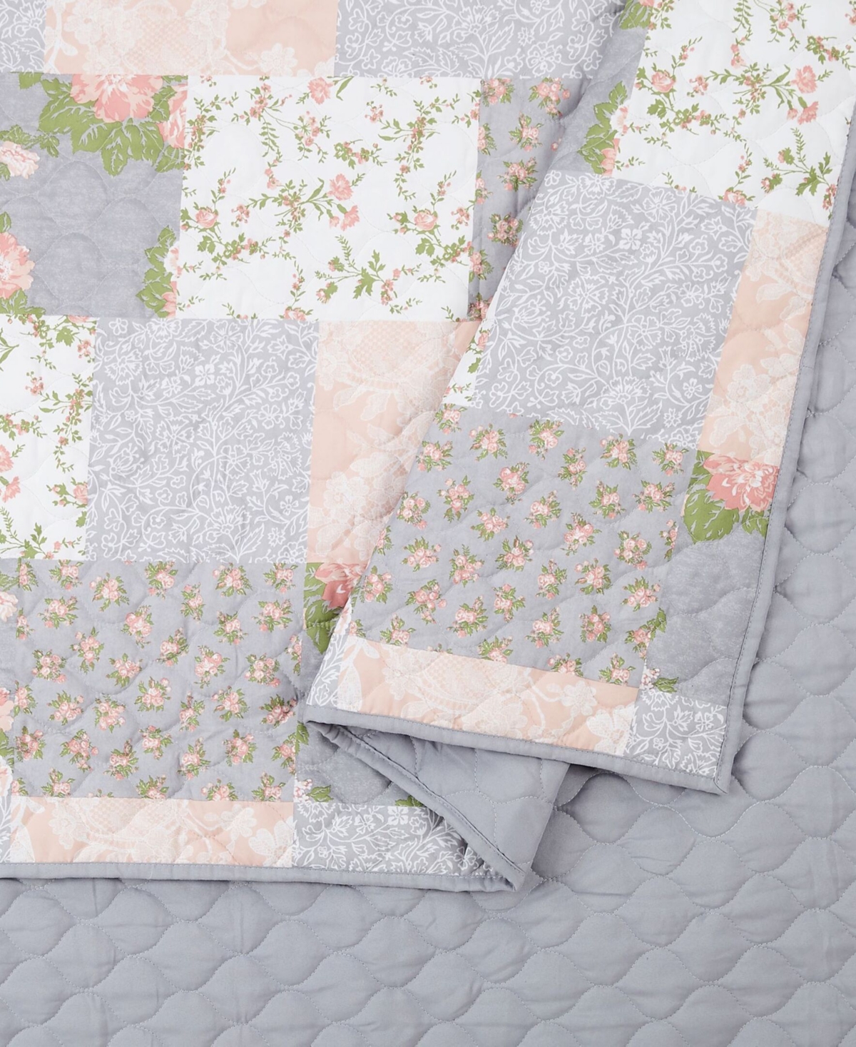 Modern Heirloom La Flor Patchwork Printed 3-Piece Quilt Set