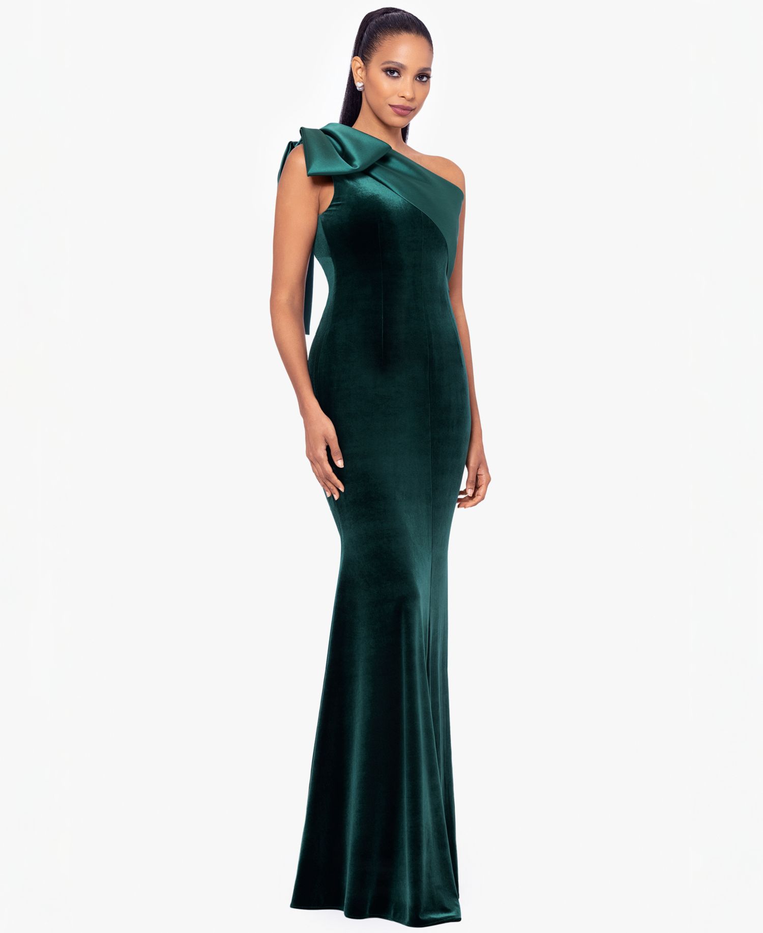 Women's One-Shoulder Velvet Gown with Bow at Shoulder