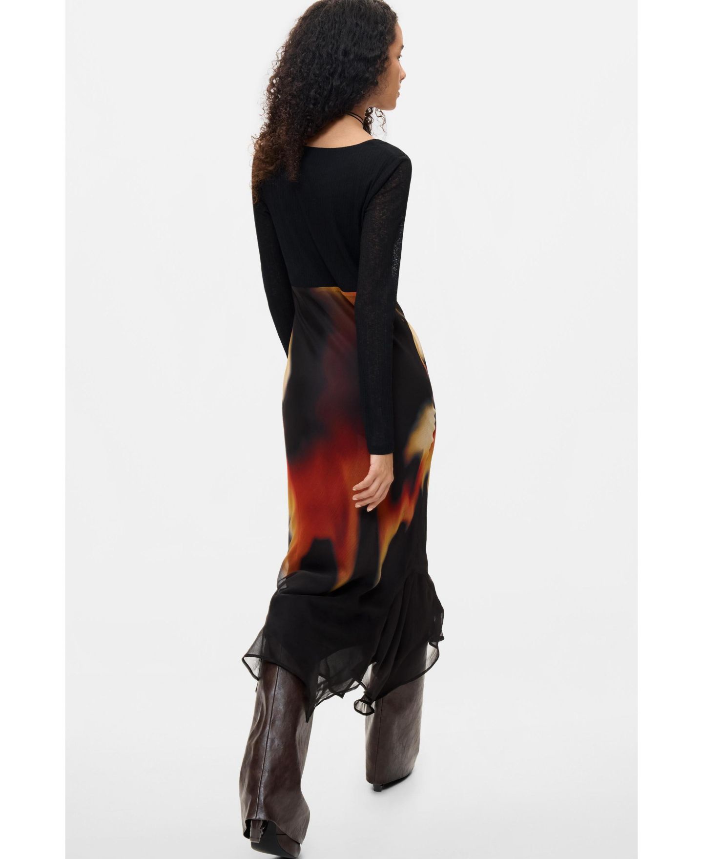 Женское платье Desigual Long-Sleeve Asymmetric Hem Midi, цвет: Чёрный — фото 4