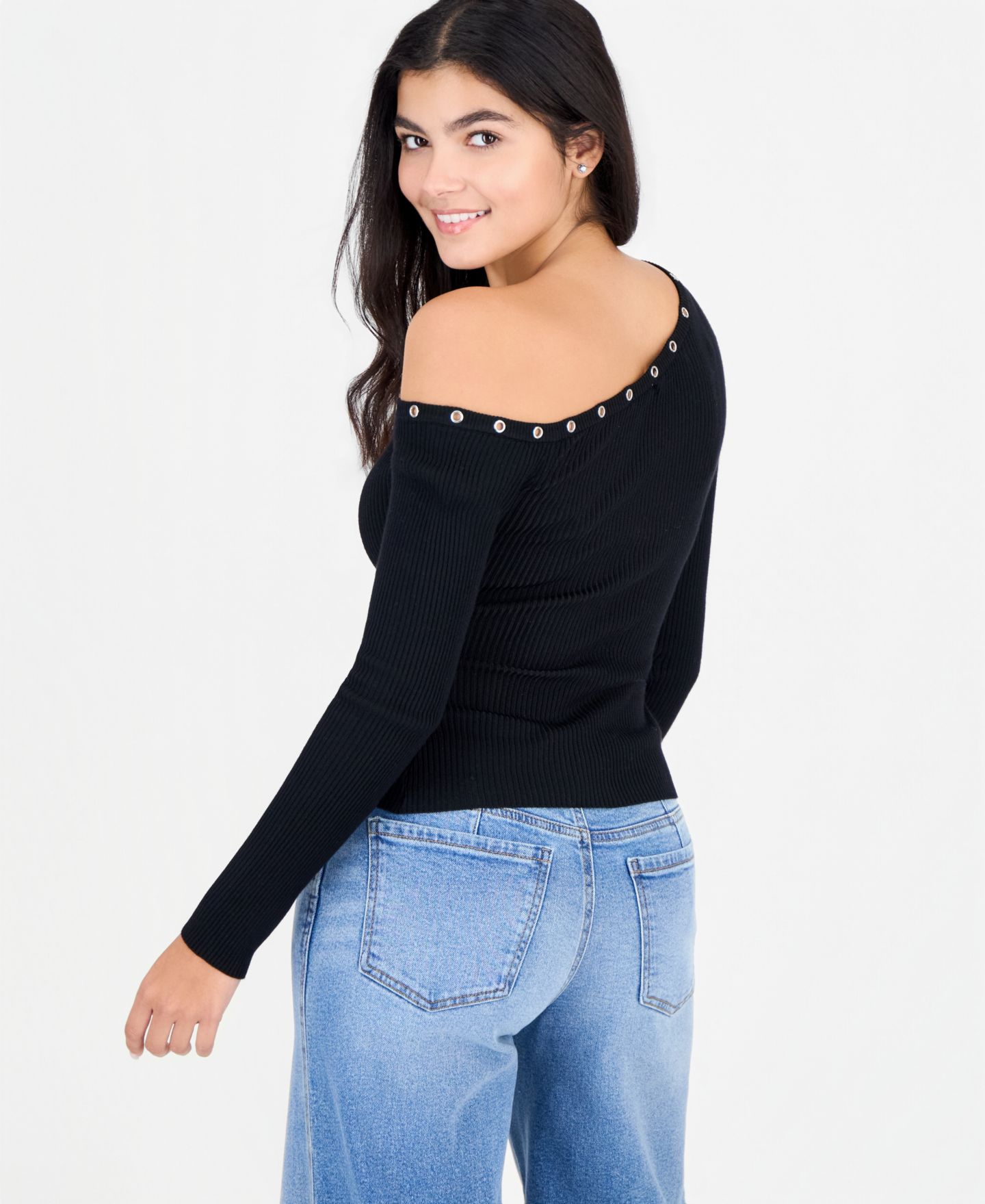 Женский свитер Sincerely Jules Juniors' Asym Neckline Grommet Ribbed, цвет: Чёрный — фото 2