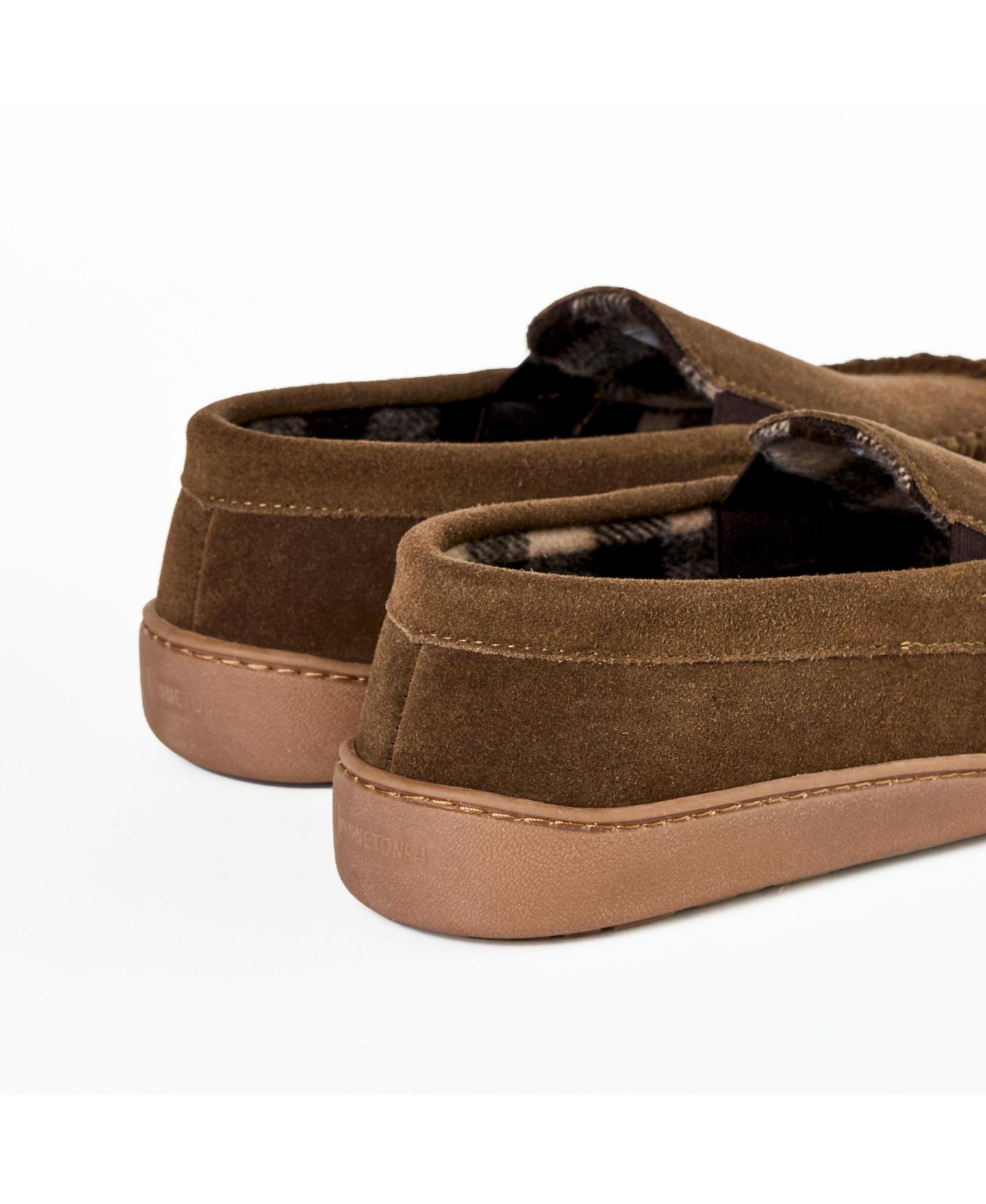 Мужские тапочки Minnetonka Everyday Venetian Slipper, цвет: Коричневый — фото 5