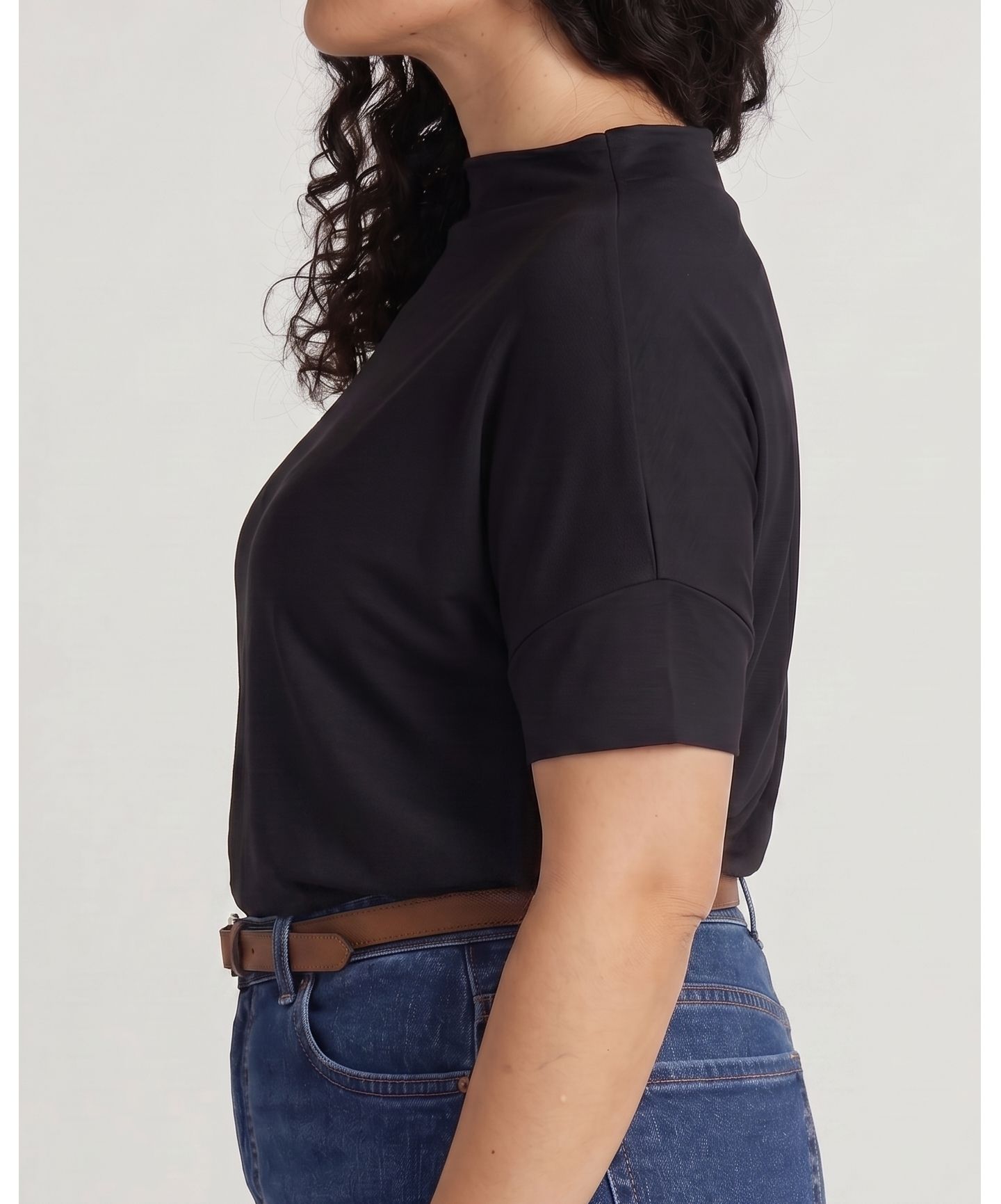 Женский топ Universal Standard Plus Size Petra Liquid Jersey, цвет: Чёрный — фото 3