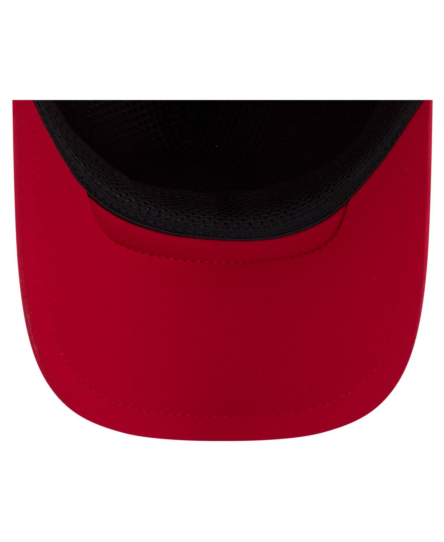 Мужская кепка New Era Red Tampa Bay Buccaneers 2026 Sideline Apex 9FORTY Adjustable Trucker Hat — фото 2