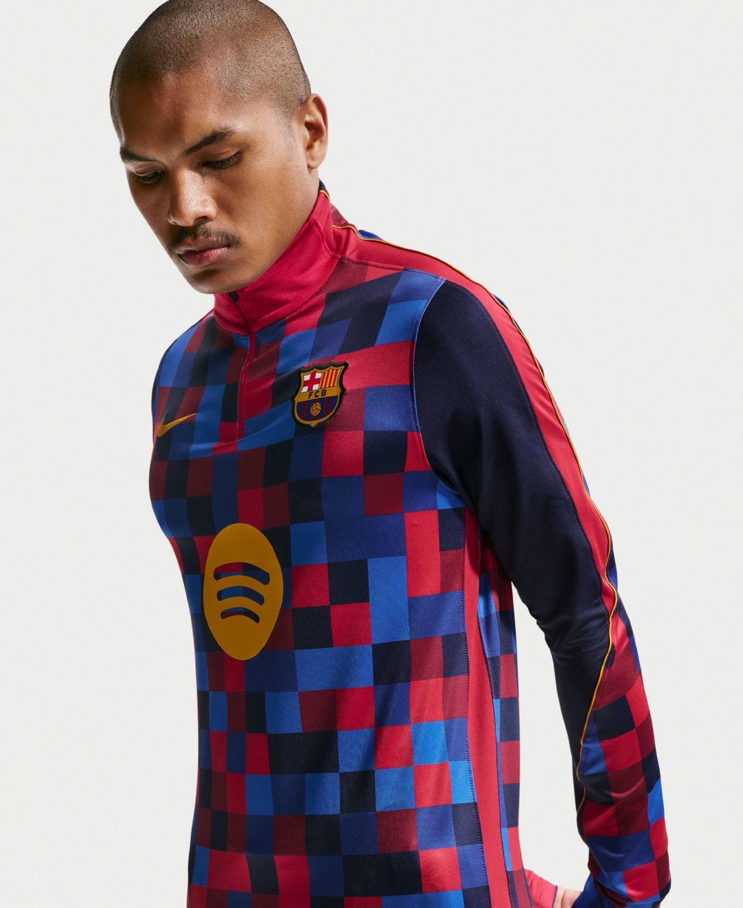 Men's Red Barcelona 2026/27 Strike Drill Quarter-Zip Long Sleeve Jersey