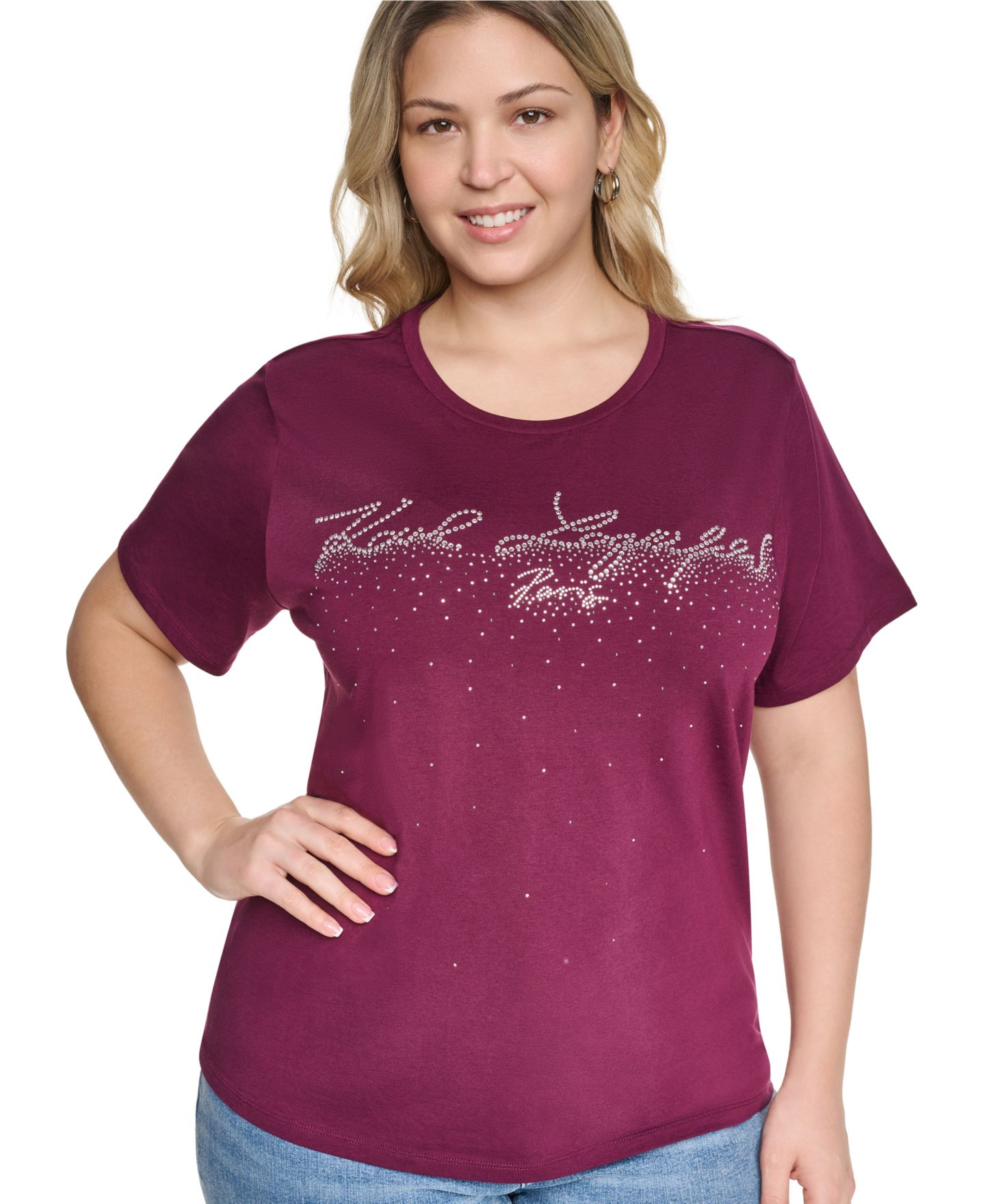 Женская футболка KARL LAGERFELD PARIS Plus Size Sparkle KLP Logo Short-Sleeve Cotton-Blend, цвет: Вишнёвый — фото 3