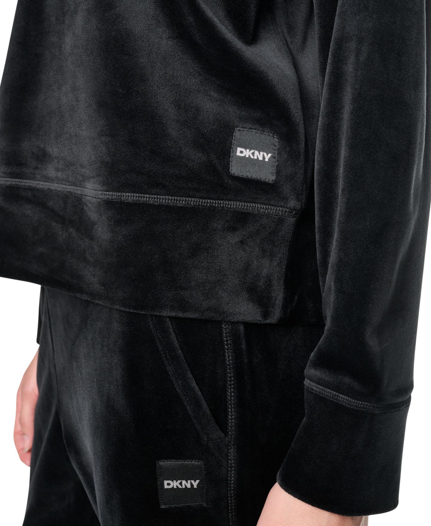 Женский свитер DKNY Sport Velour Raglan Long-Sleeve Pullover Top with Metallic Logo Satin Patch, цвет: Чёрный — фото 5