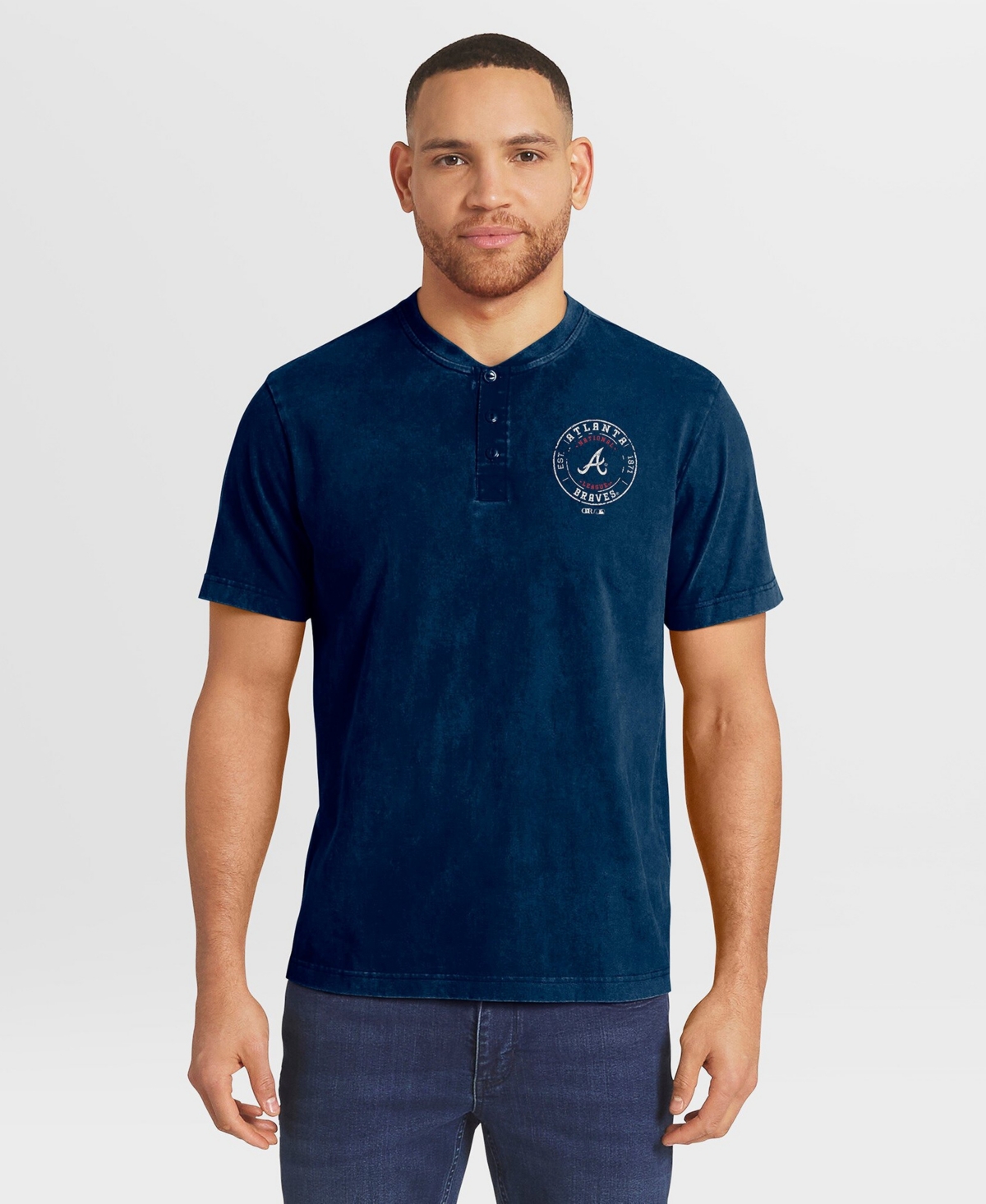 Darius Rucker Collection By Fanatics Men's Atlanta Braves Distressed Classic-Fit Henley Shirt