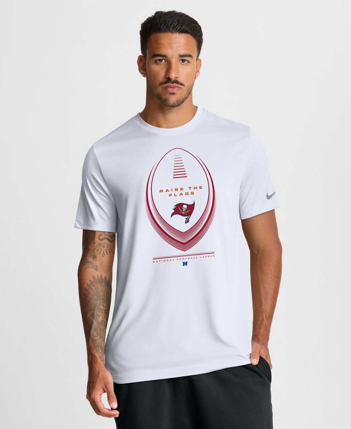 Nike Men's Tampa Bay Buccaneers Legend Icon Crewneck Short-Sleeve T-Shirt