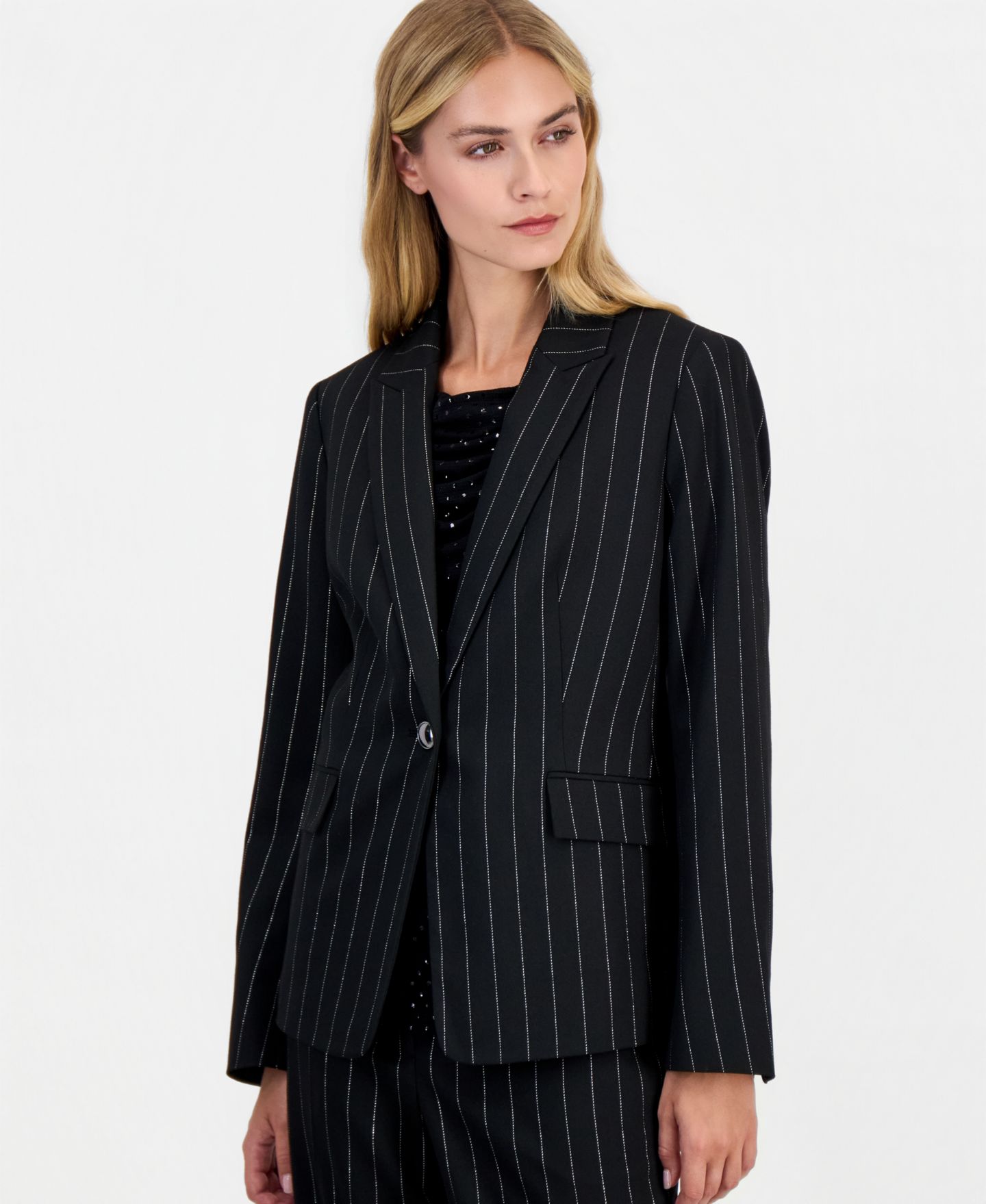 Женские комплекты Kasper 3/4-Sleeve Sequin Stretch-Jersey Boat-Neck Top, Pinstripe One-Button Blazer & Mid-Rise Wide-Leg Pants, цвет: Чёрный / Золотой — фото 2