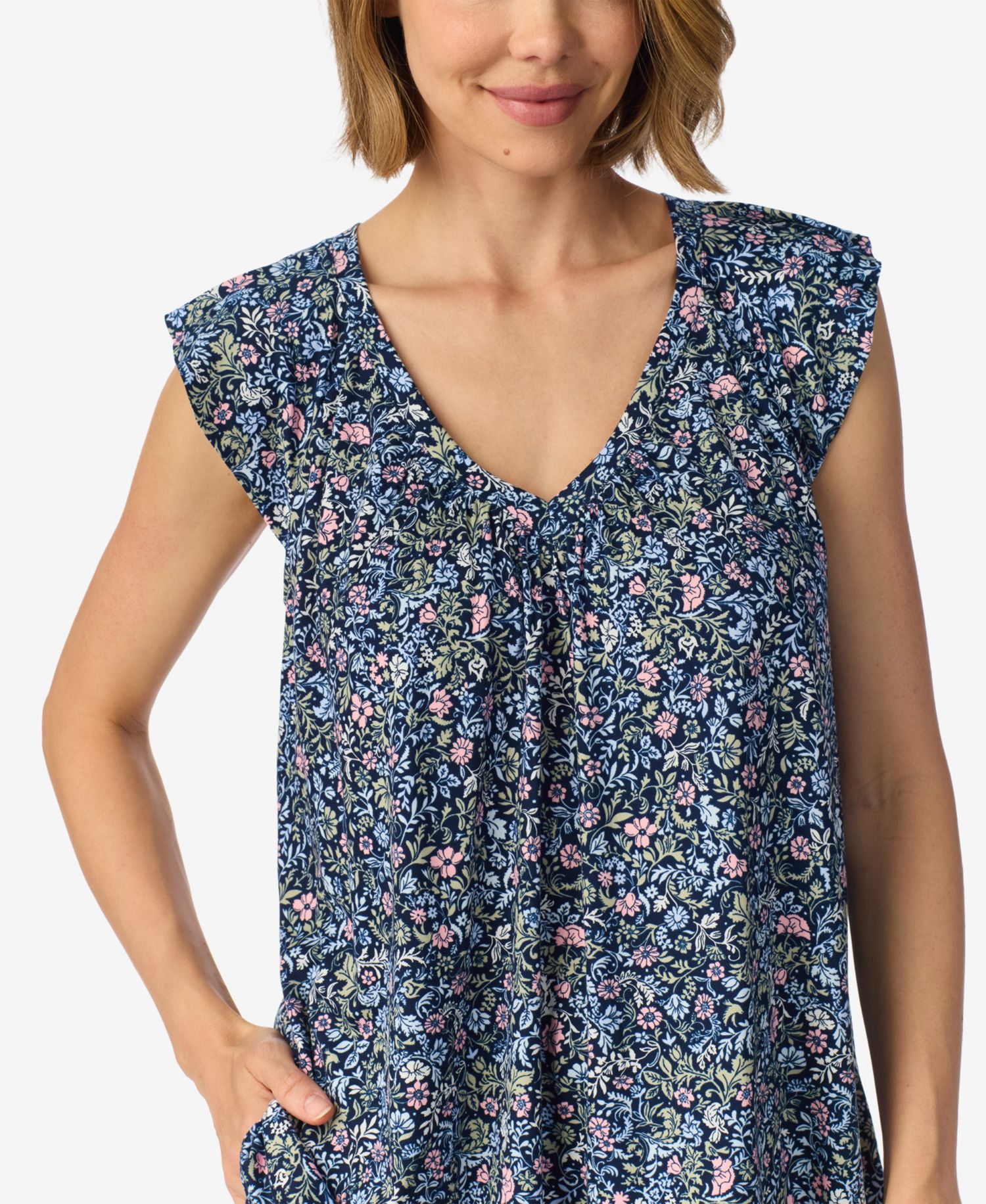 Women's Flutter Raglan Sleeve Top with Cropped Pant V-Neck Pajama Set