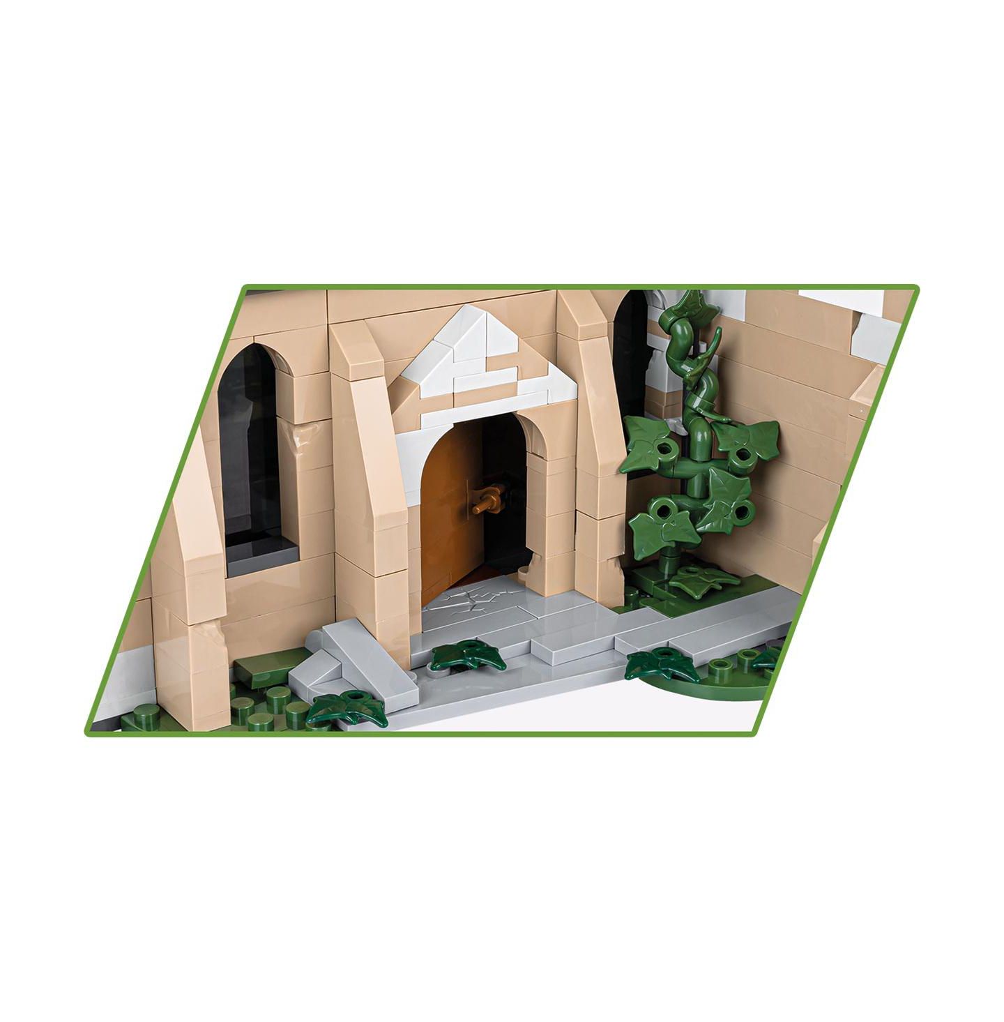 Детский конструктор COBI Historical Collection Sainte-Mere-Eglise Church 2,280-Piece Stained-Glass Building Set, Ages 11+ — фото 6