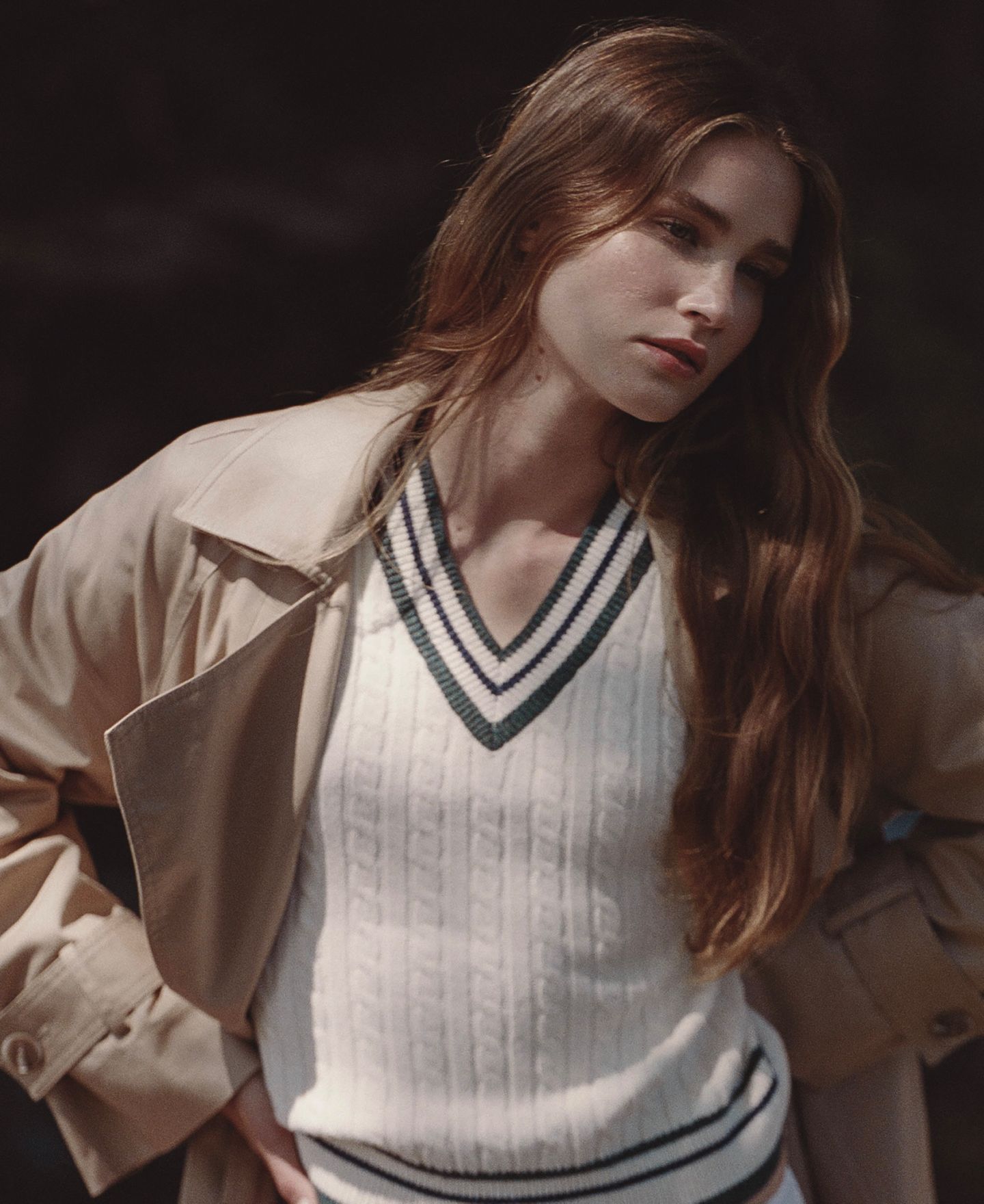 Женский свитер French Connection Aleyna V-Neck Oversized, цвет: Кремовый / Бирюзовый морской — фото 2