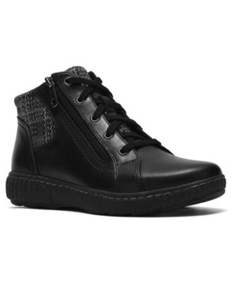 Women's Caroline Fiana Round Toe Booties