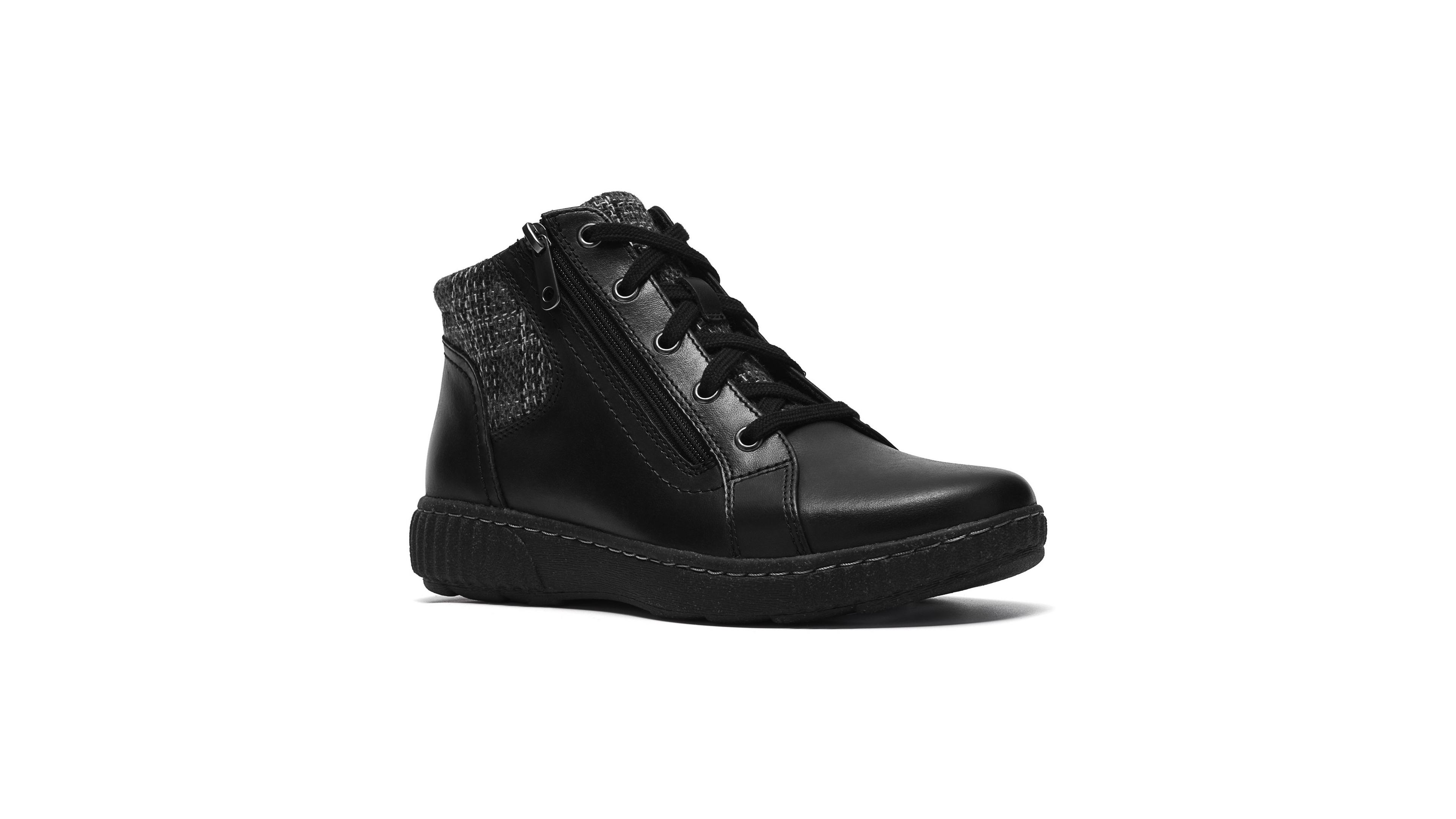 Clarks Women's Caroline Fiana Round Toe Booties