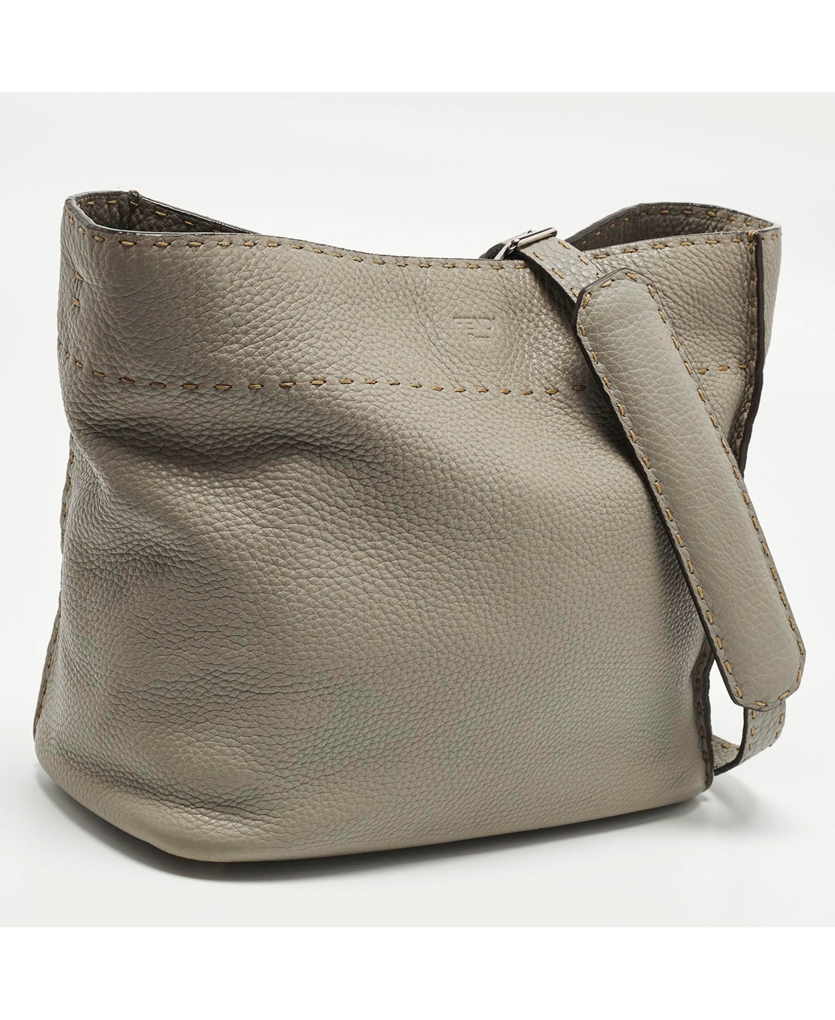 Pre-Owned Fendi Women's Anna Selleria Leather Bucket Bag