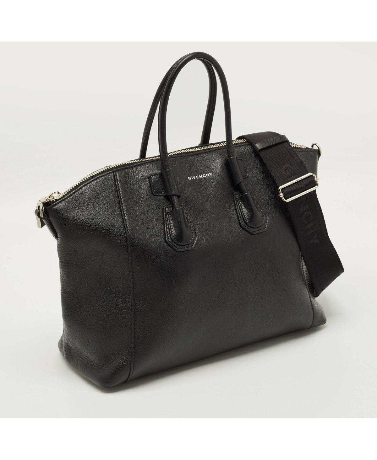 Pre-Owned Givenchy women's Leather Shoulder Bag